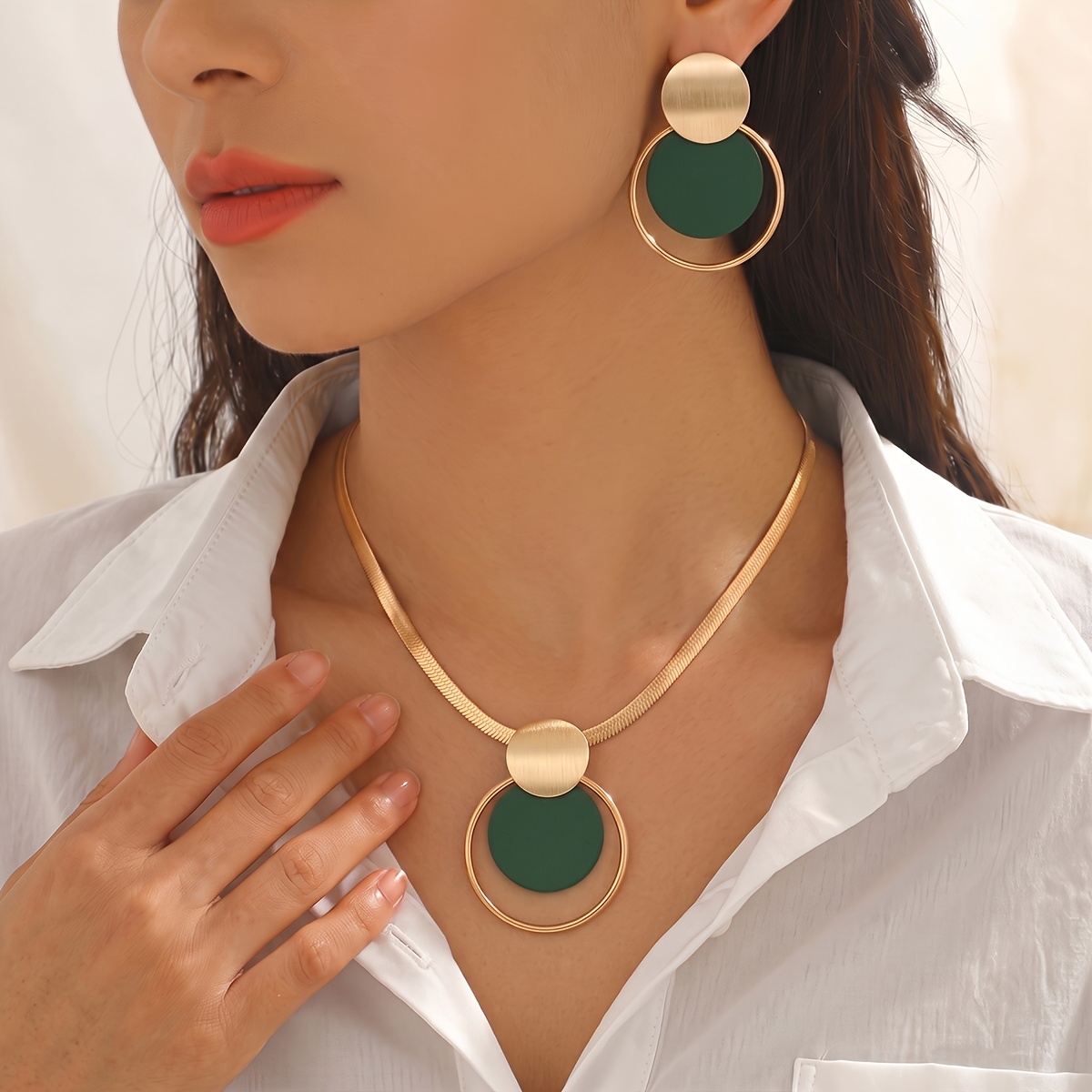 TEMU Ensemble de bijoux créatifs pour femmes, comprenant un collier et 3pcs de boucles d'oreilles, style métallique tendance et géométrique, plaque