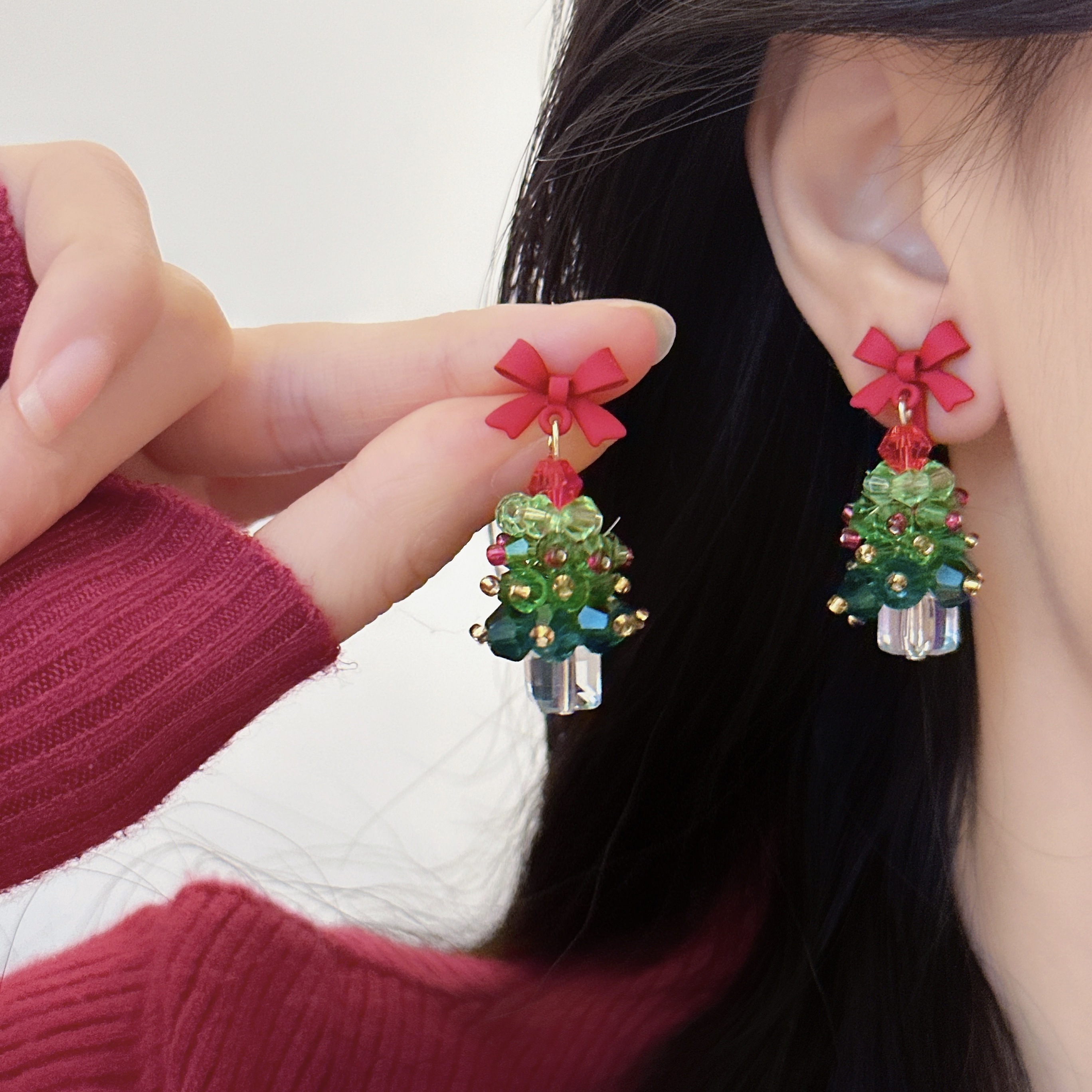 

Cute Christmas Tree Glass Earrings With Red Bow, 14k Golden Plated Dangle Earrings, Non-pierced Clip-on Holiday Earrings For Women, Iron Ear Needle, Winter Party Fashion Accessory - Pair