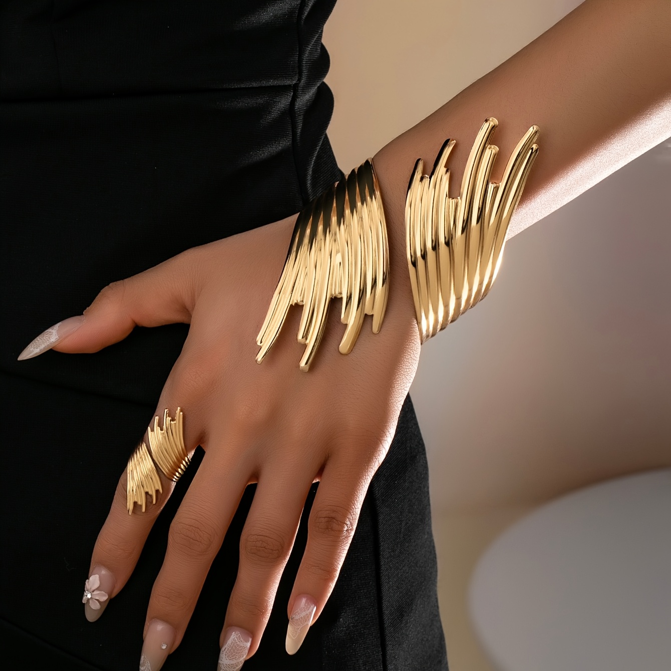 2pcs set fashionable and   textured wing bracelet and ring set suitable for womens daily or street wear