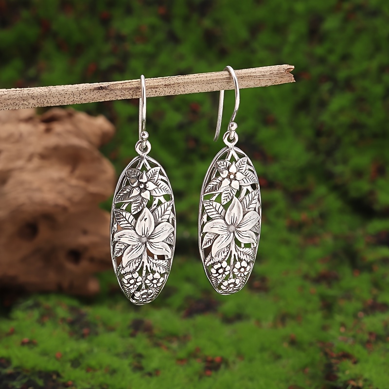 

Vintage Oval Shape Carved Leaf Flower Pattern Dangle Earrings Retro Ethnic Style Alloy Jewelry Holiday Earrings