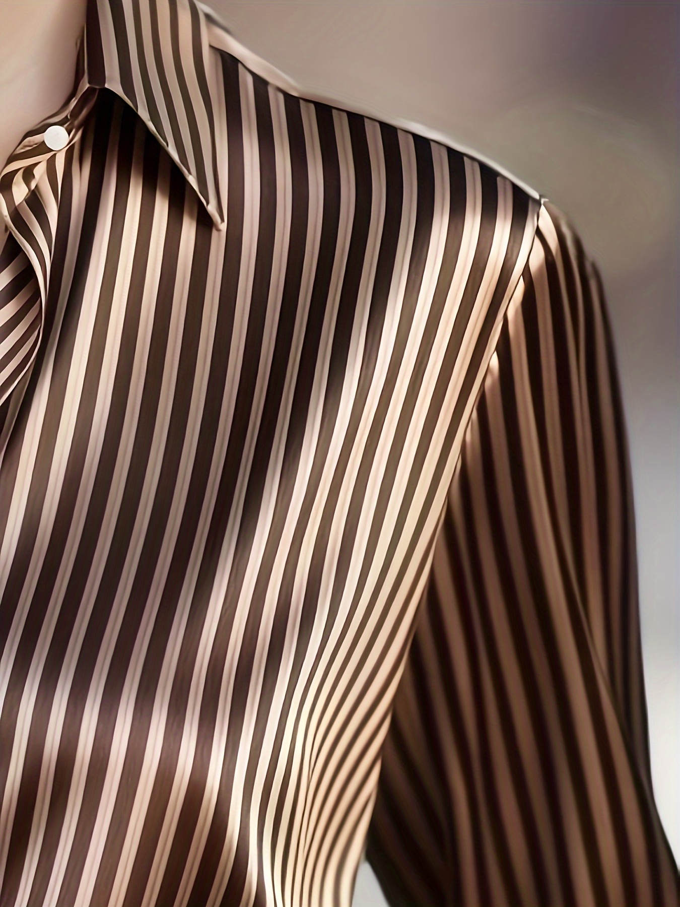 Camisa de satén a rayas elegante de alta gama para mujer, moderna y de moda para primavera y otoño