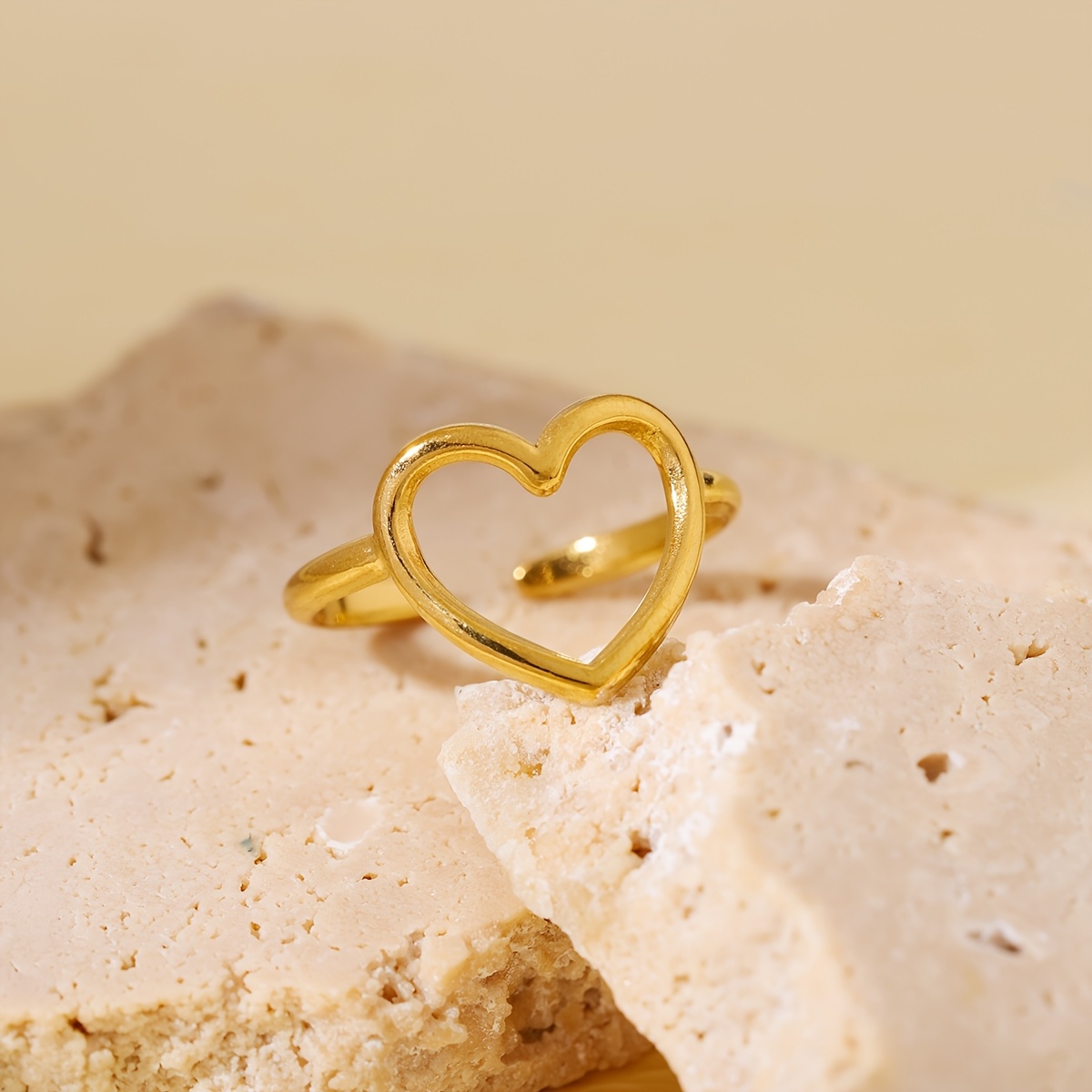 Heart-shaped Stainless Steel , Hollow-out Design, Material That Won't Fade. A Accessory For, Romantic And Delicate Finger Ring.