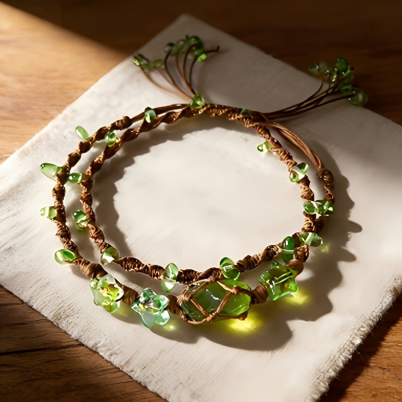 E-shop Ein handgefertigtes Armband im Bohème-Stil aus grünen Natursteinperlen | Vintage handgefertigter Schmuck, geeignet für Damen und | Ein perfektes
