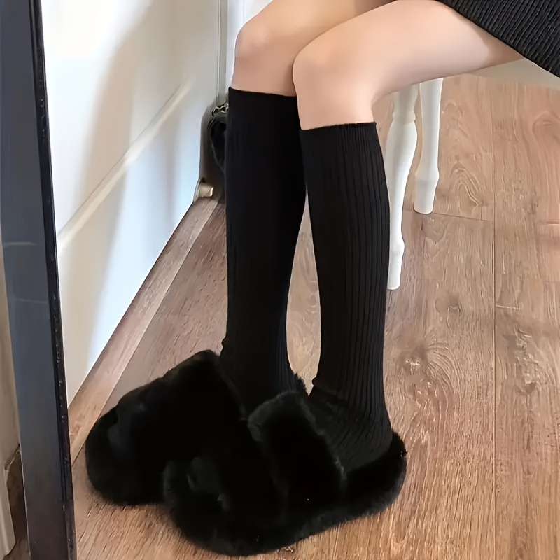One Pair of Comfortable Solid Color Knee-High Soft and Warm Women's Socks