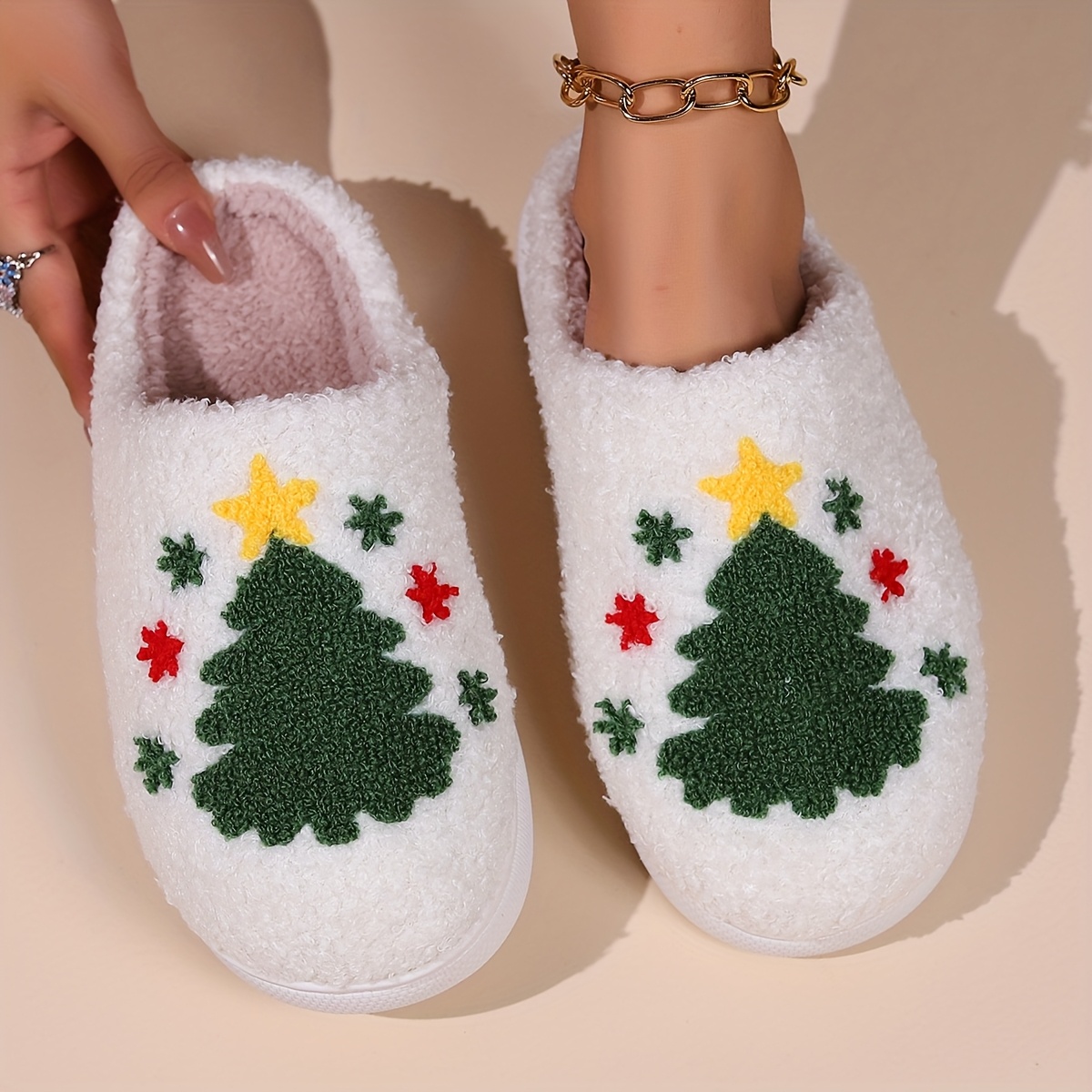 

Cozy Christmas Tree Plush Slippers For Women - Warm, Non-slip Indoor Shoes With Soft Sole, Winter