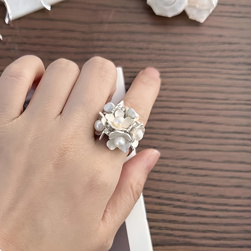 Niche Floral Cluster Ring, Instagram-Style Gift