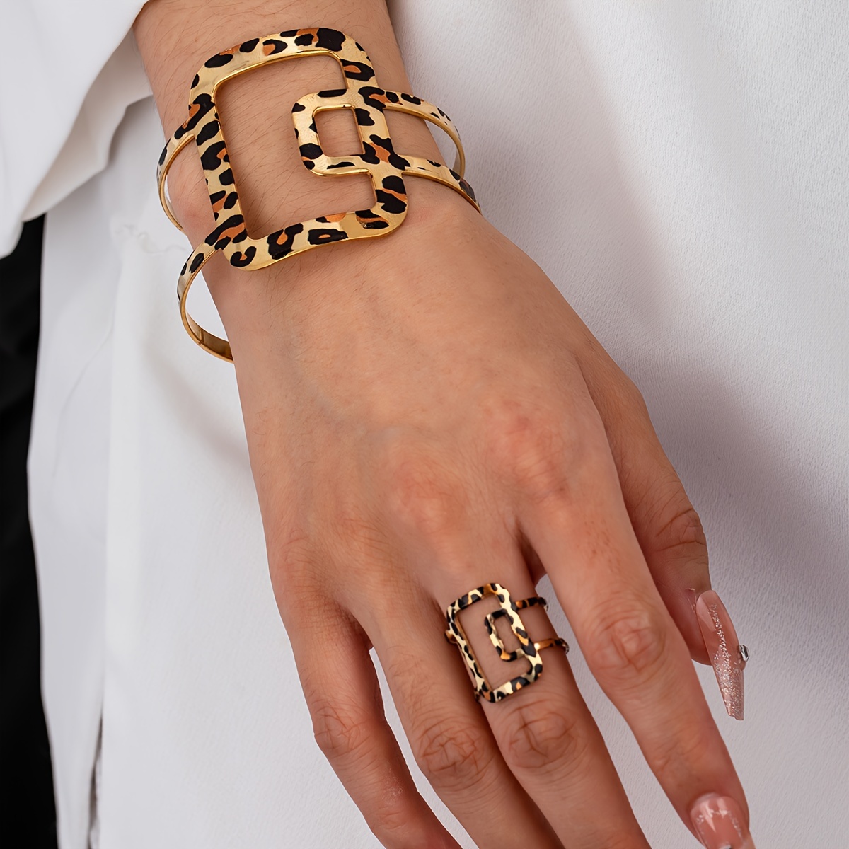 

Vintage Elegant Geometric Cutout Leopard Print Cuff And Ring Set - Iron Crafted, Daily & Banquet Wearxfff