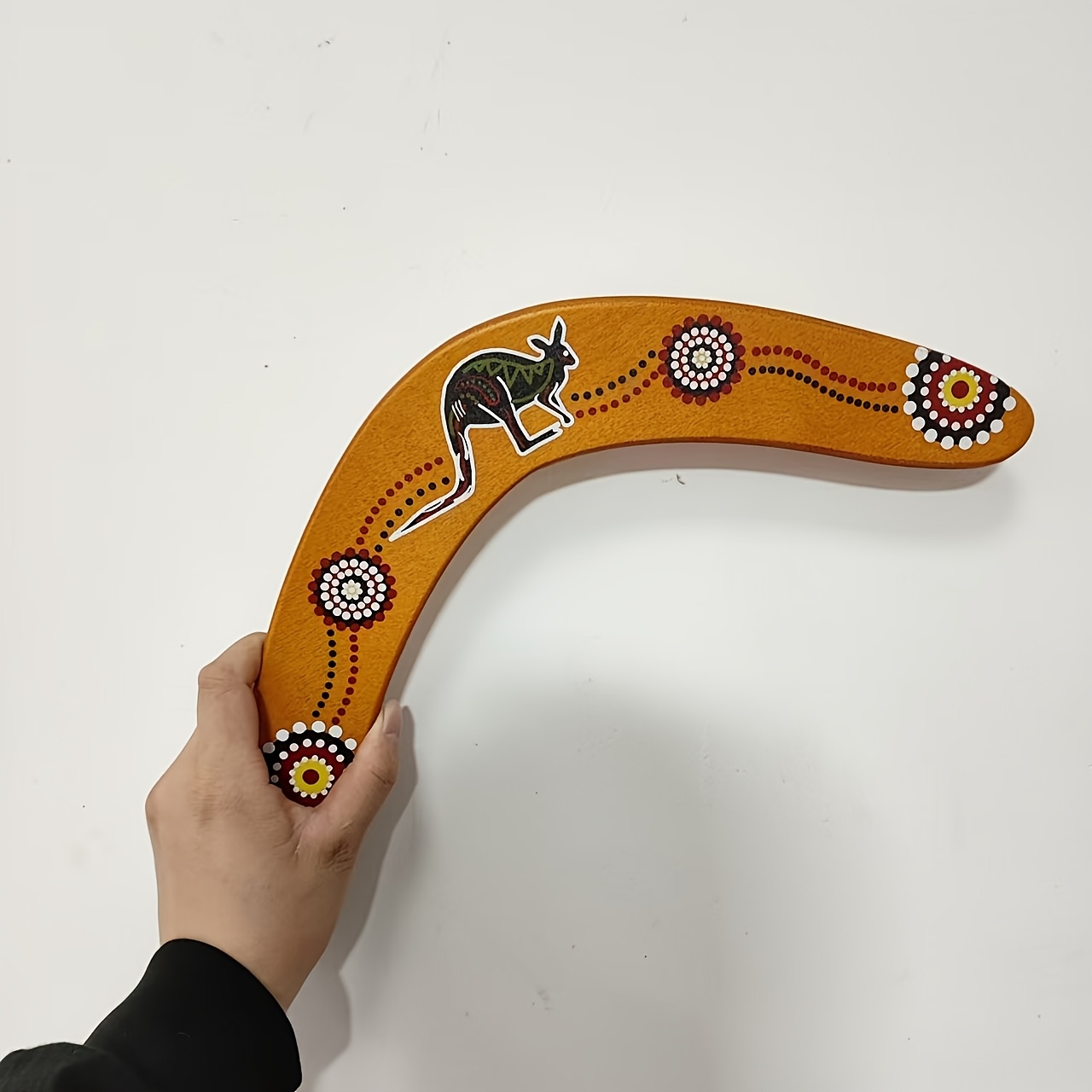 Image of 1pc Beginner-friendly Wooden Boomerang - Light Brown, Suitable For Outdoor Sports And Flying Fun