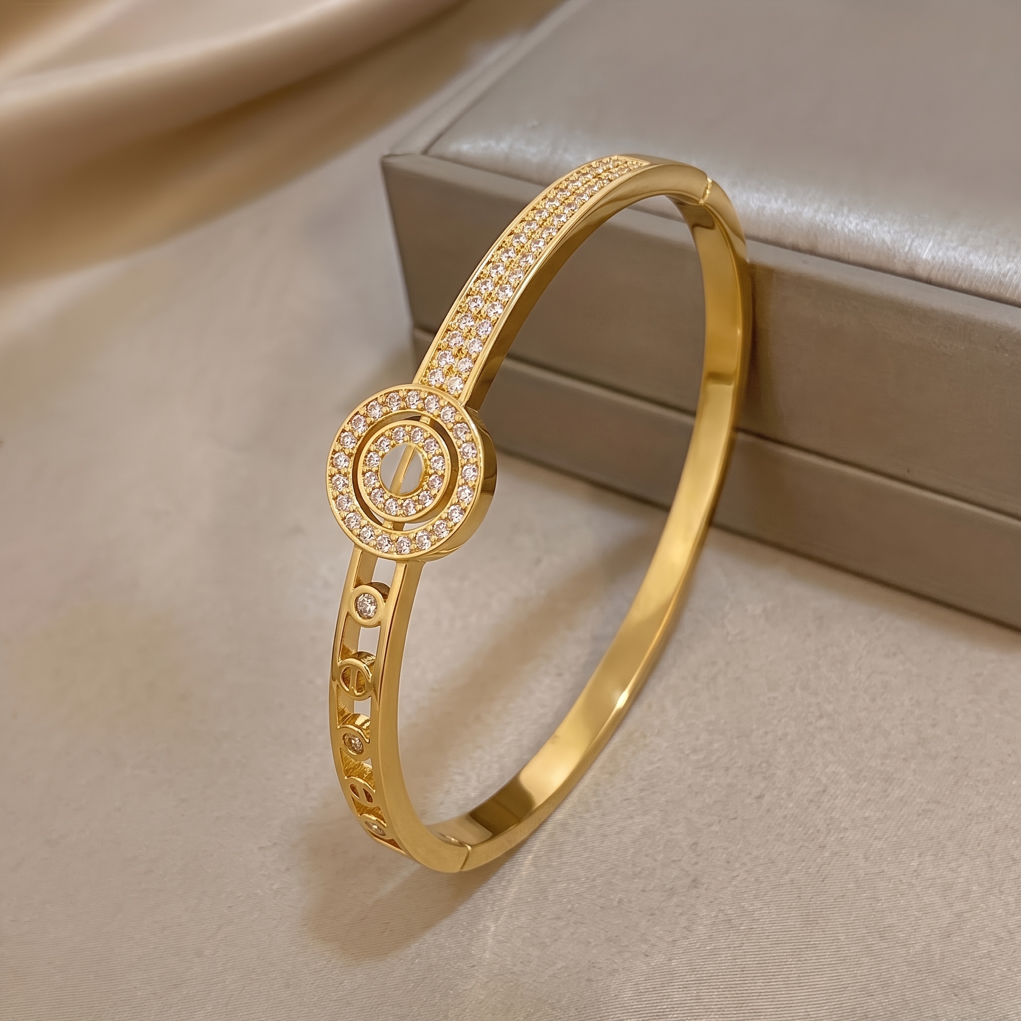 2pcs Unisex 18K Golden Plated Bracelet and Bangle Set, Vintage Style
