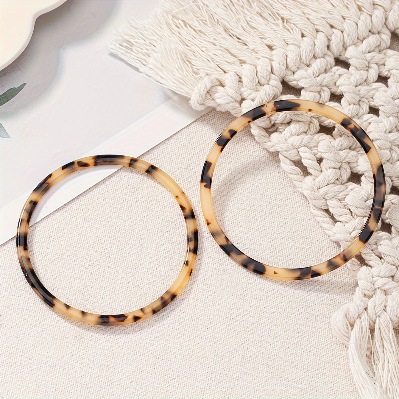 Set of 2 Leopard Pattern Resin Bangles for Women