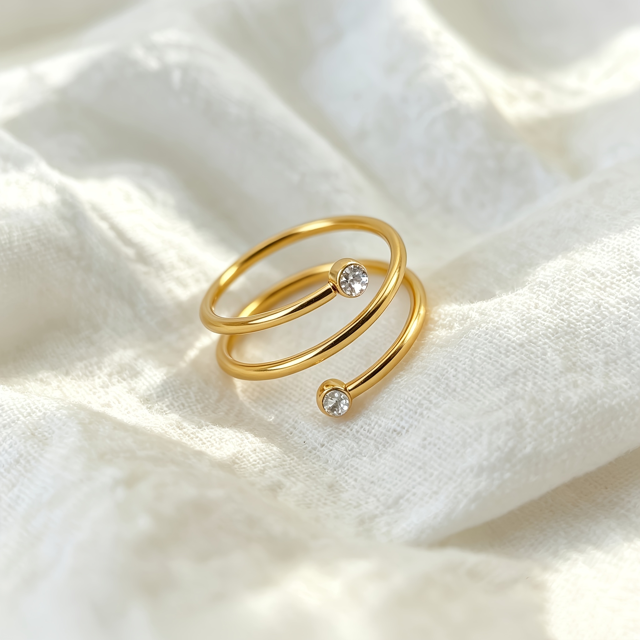 Women's Light Luxury Stainless Steel Twisted Spiral Ring with Glass Inlay