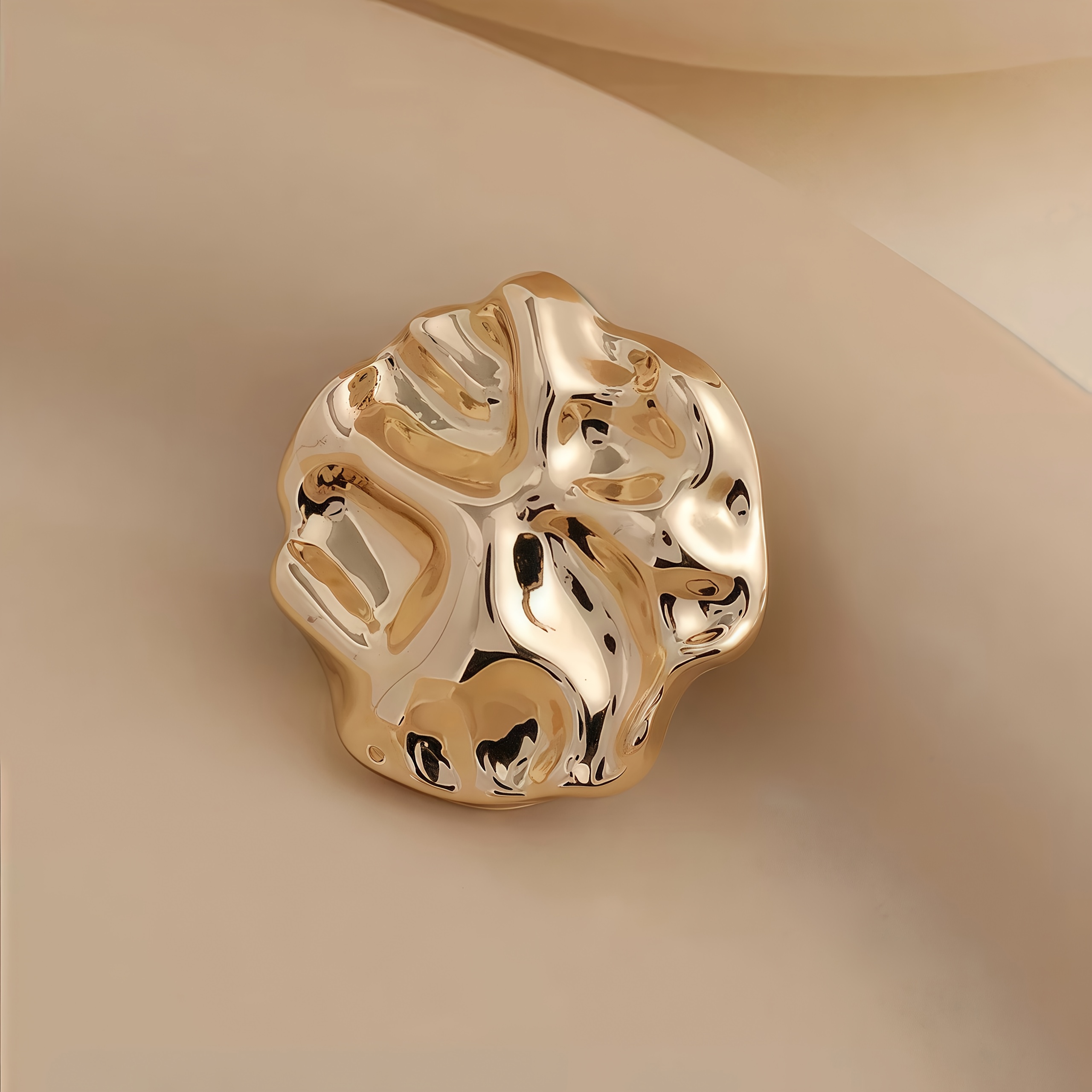 set of 10 unique golden buttons in sizes 18mm 23mm and 25mm   use on garments bags additions and craft projects ideal for shirts dresses coats sweaters   and windbreakers