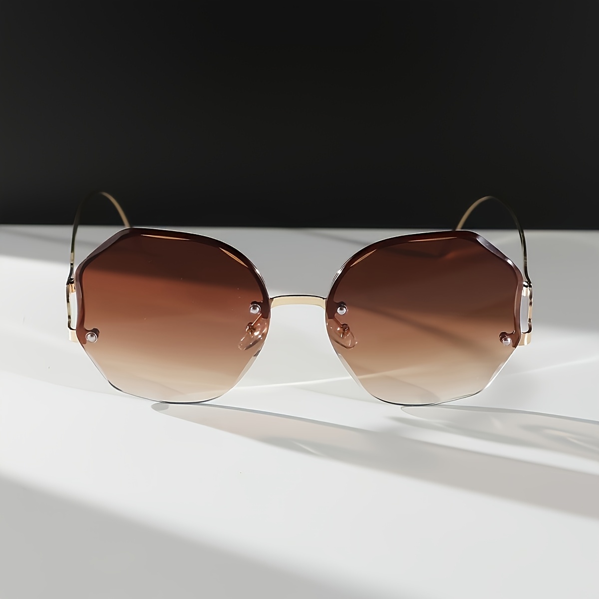 Fashion Frameless Metal Glasses, Gradient Design, Polycarbonate Anti-Reflective Lenses, Decorative Eyewear for Casual and Wear