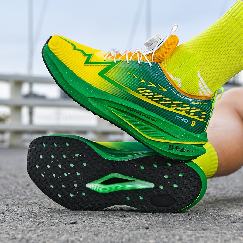 Yellow-Green Gradient Carbon Plate Running Shoes with a Knob Design, Specialized for Marathon Racing And Training