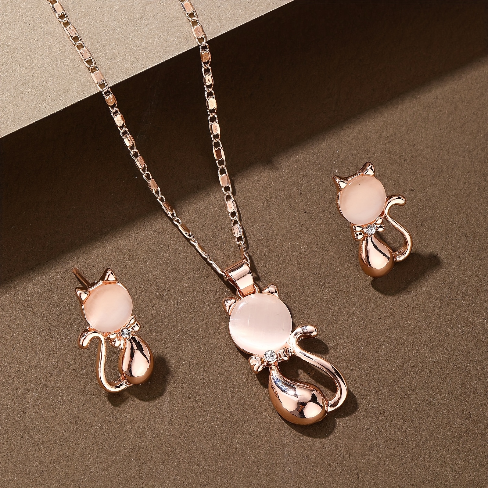 TEMU Ensemble de bijoux créatif pour femmes, comprenant des boucles d'oreilles et un collier avec pendentif du chat, de strass, parfait pour les