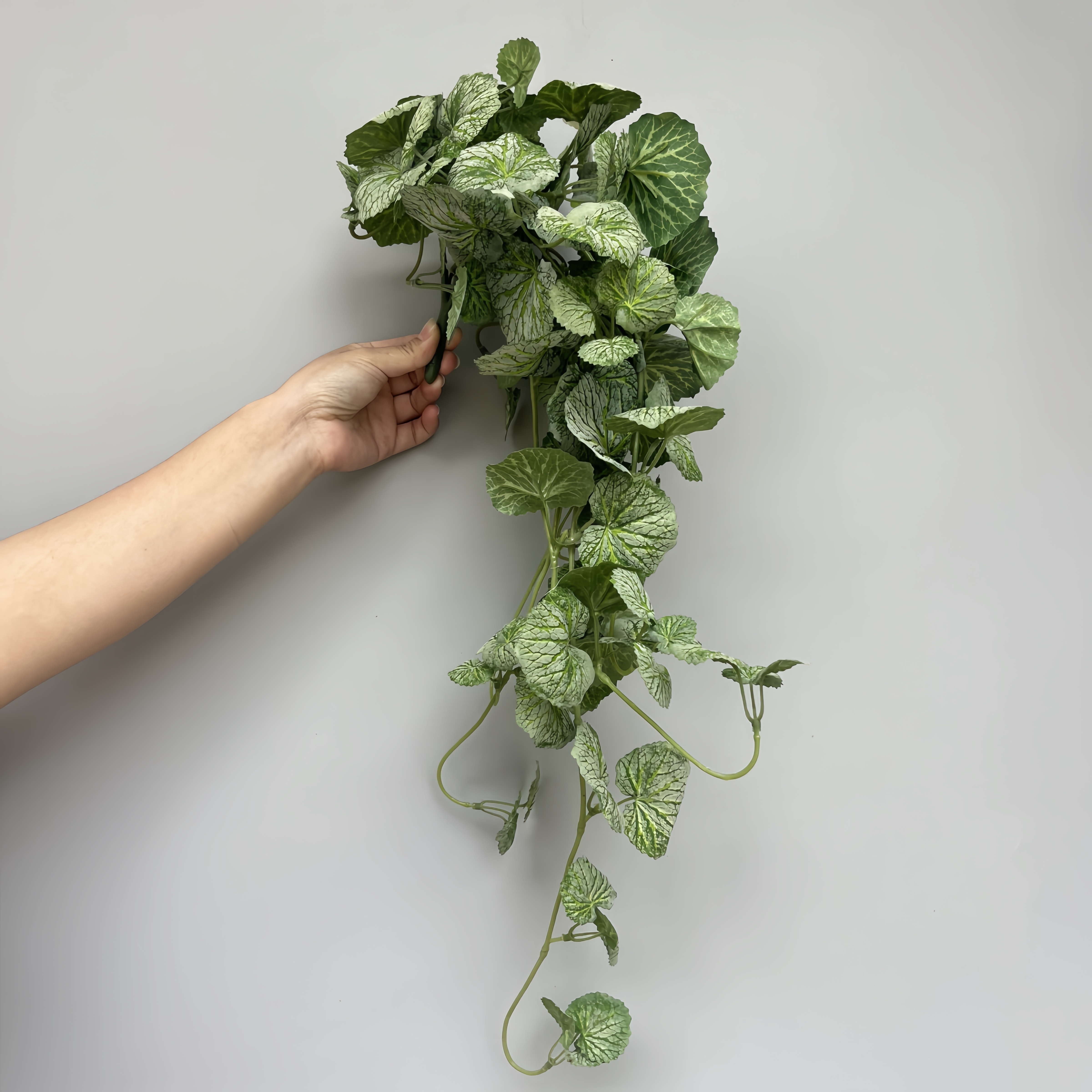 1pc Faux Wall Hanging, 27.56 Inches, Fake Plant Decoration Floral Desktop Decoration Shooting Props, Indoor And Outdoor Decoration - For Christmas, Halloween, Easter, Hanukkah, Thanksgiving