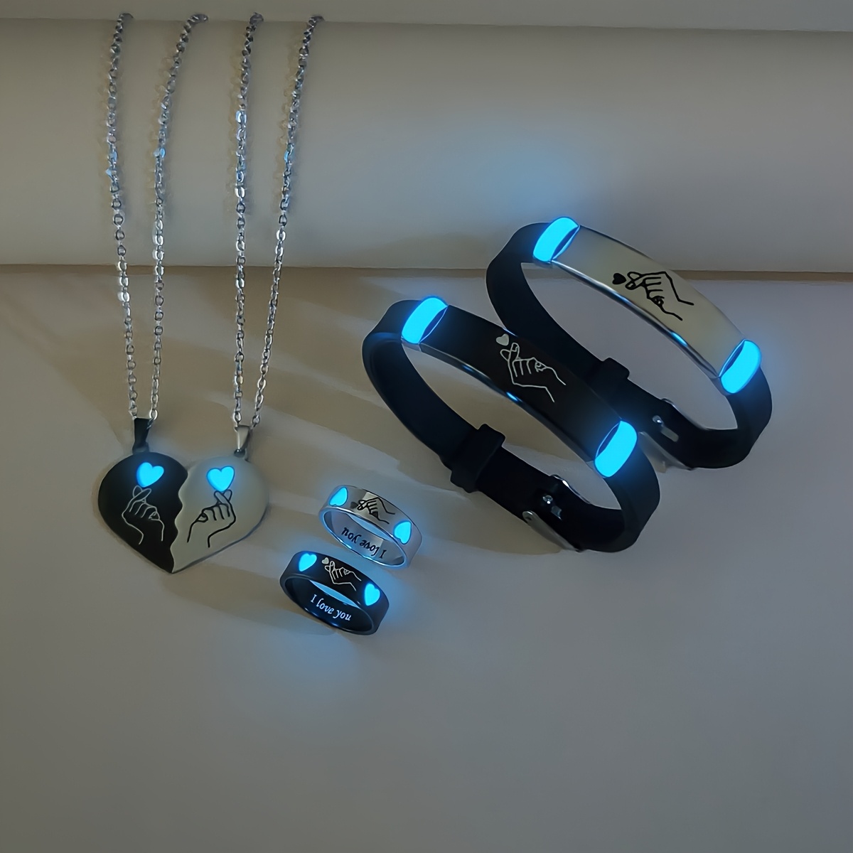 TEMU 6pcs Set Of Hand-heart Pattern And Heart Couple's Rings, Bracelet, And Necklace, Women's Fashion Accessories, Valentine's Day Gift