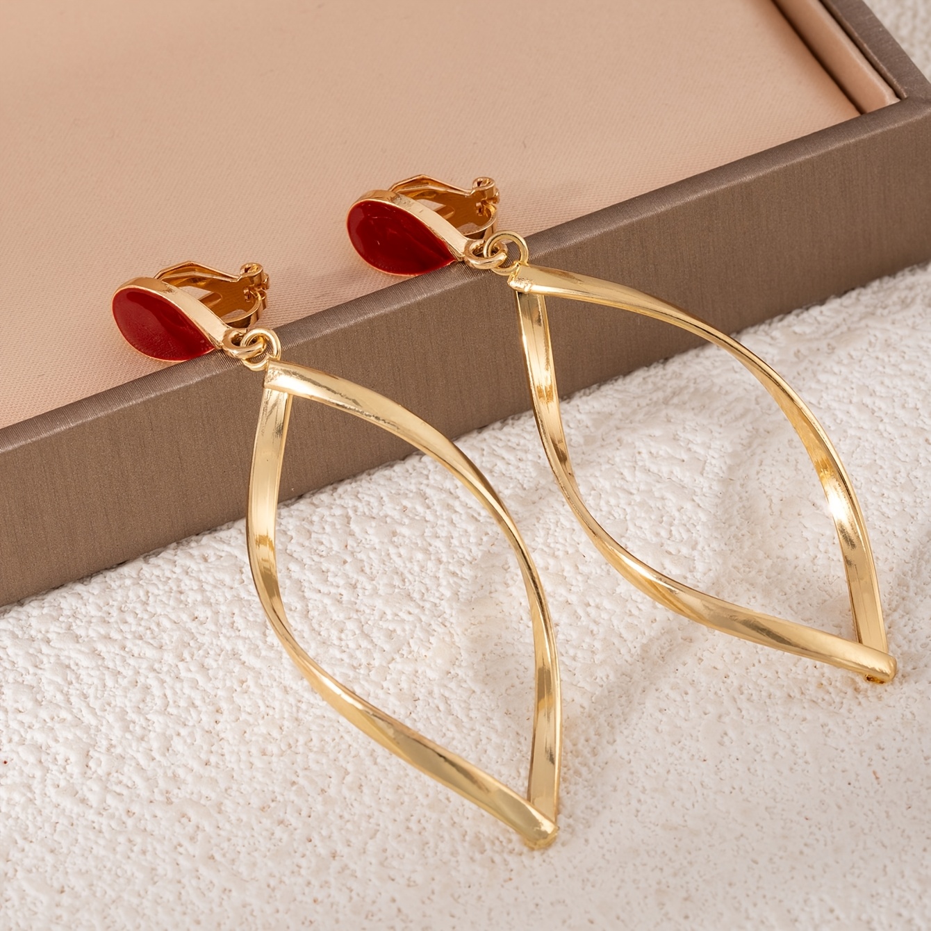 TEMU 1 Pair Women's Clip-on Earrings, No Piercing Required Women Earrings, Dangle Golden Earrings, Women Additions, Suitable For Daily Wear