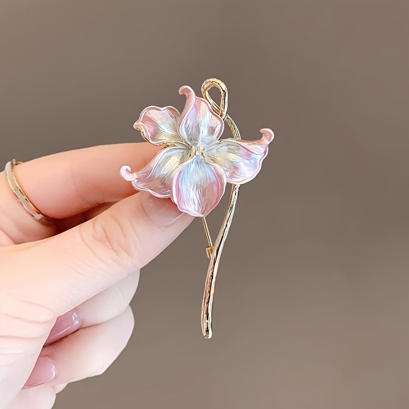 Water Lily Brooch European And American Temperament Water Lily Brooch, Literary Cheongsam Anti-exposure Pin, Three-dimensional Enamel Flower, Western Clothing Accessory