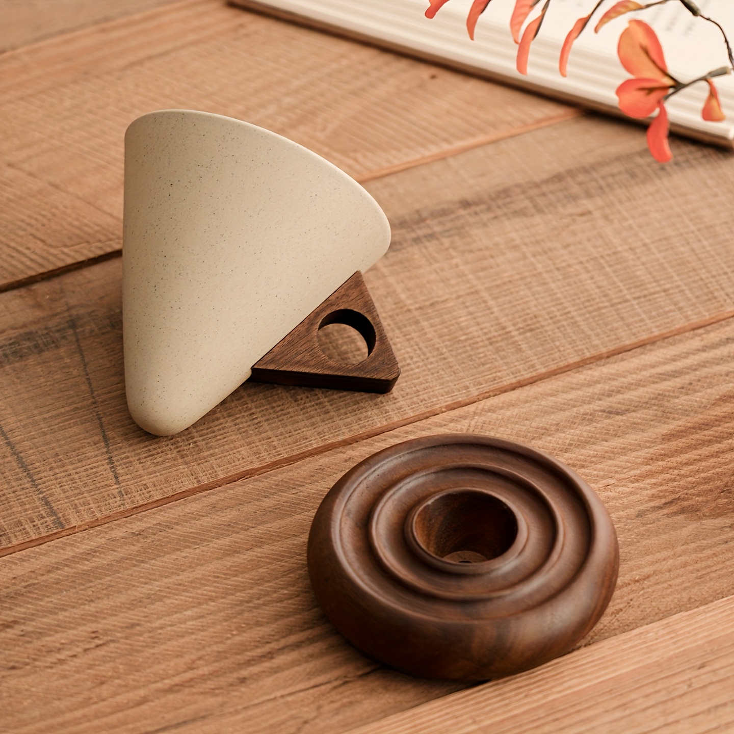 A set of ceramic coffee cups with sections and increments, funnel-shaped design, retro style, large capacity for cafes, restaurants or home use - includes tea cups, milk jugs and stoneware cups