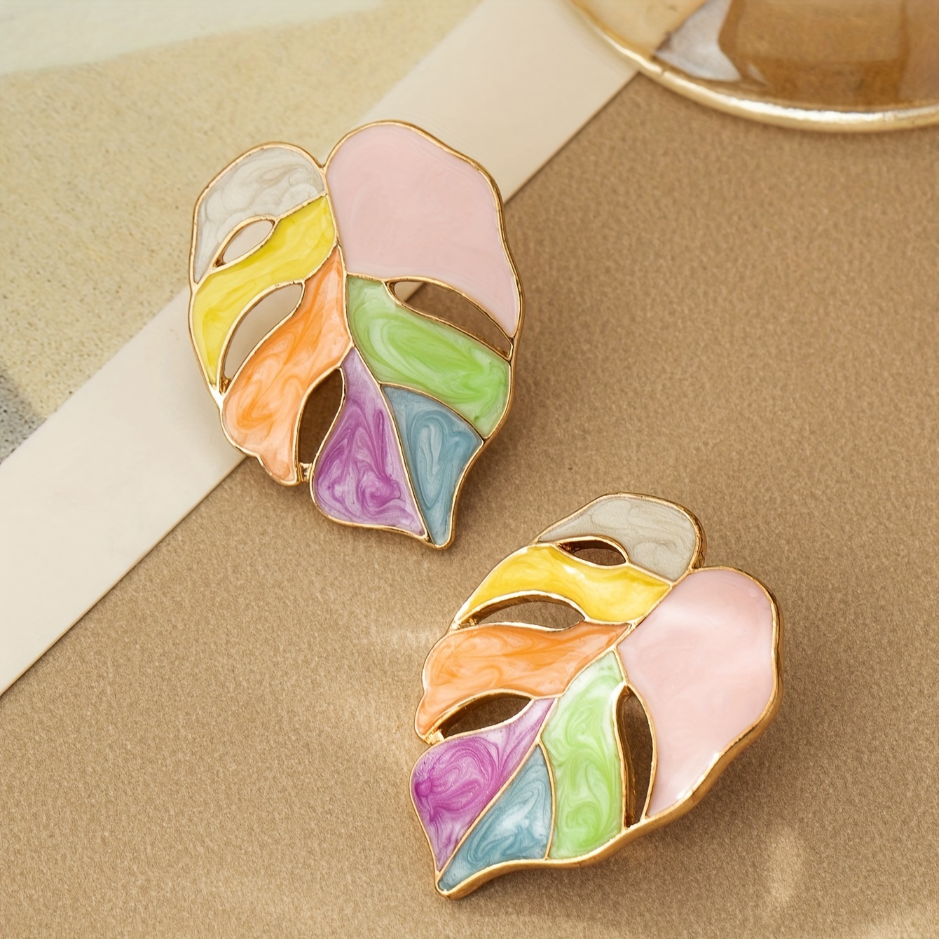 

Chic Hand- Enamel Leaf Stud Earrings For Women, Elegant Alloy Resin Ear , For , Valentine's Gift, Fashion Jewelry