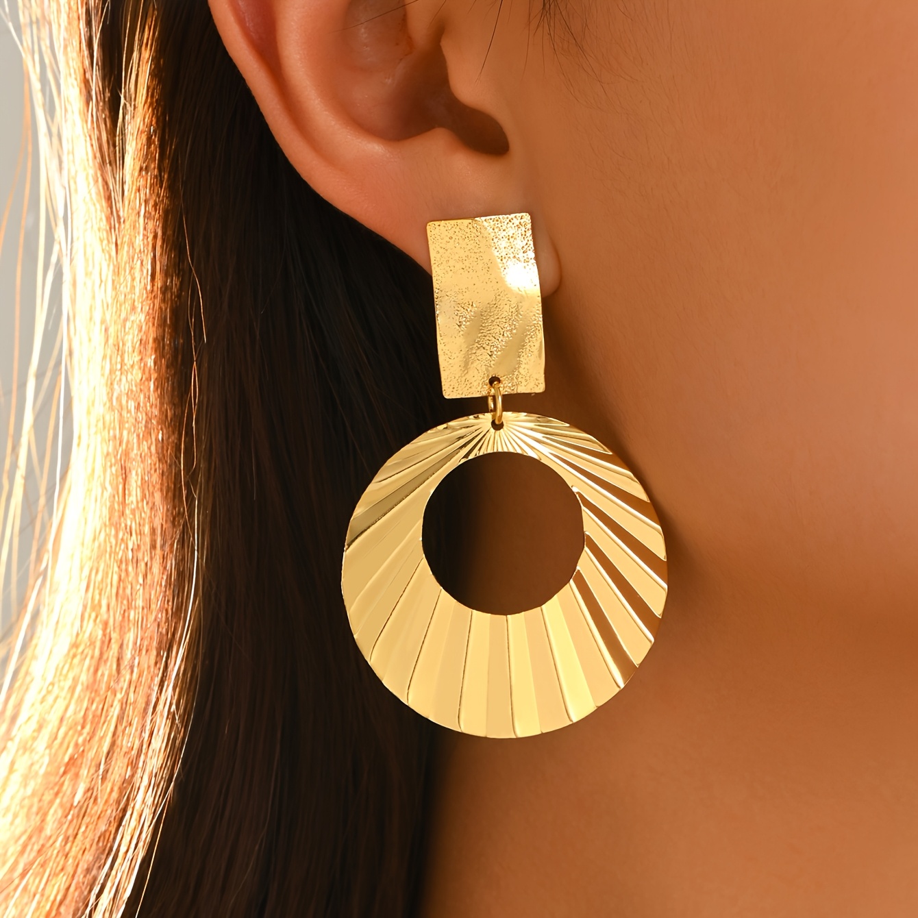 Women's Unique Pleated Geometric Round Earrings