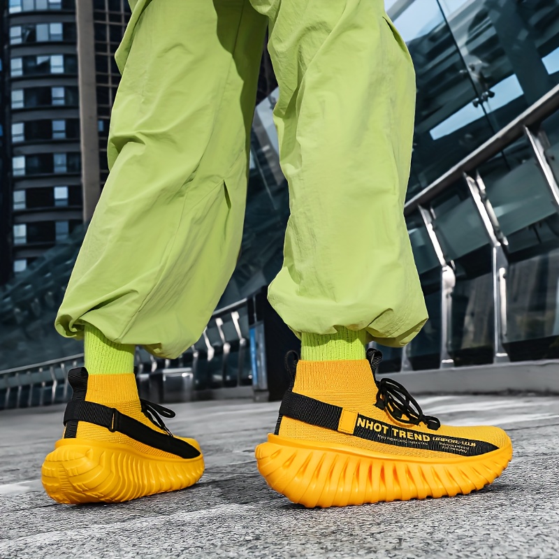 Men's Fashion Mid-Top Shoes, Men's Casual Sneakers, Breathable Mesh, Lightweight and Shock-Absorbing, Wide Elastic Band Design for a Snug Fit
