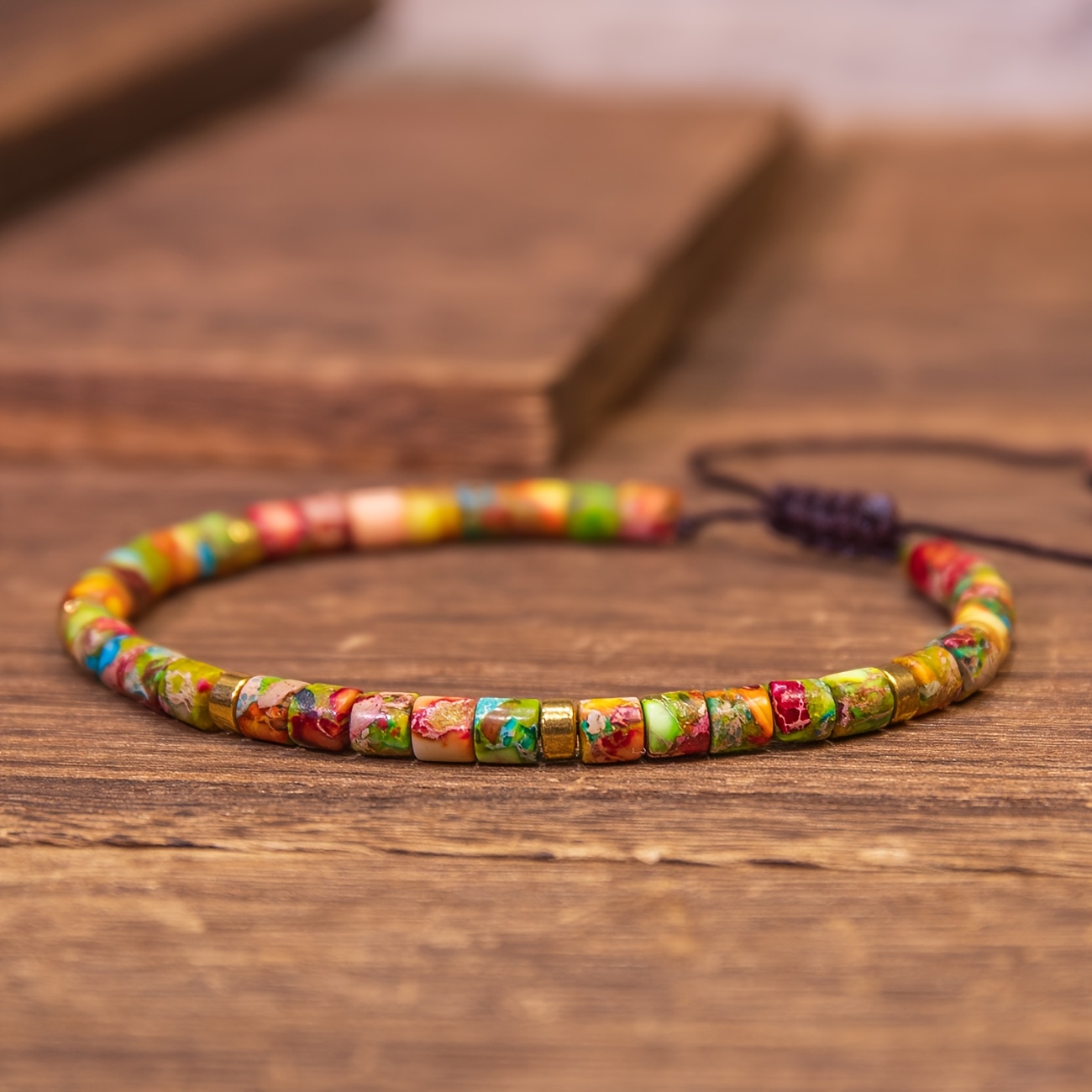 E-shop 1 Stück Bohemian-Stil Armband aus Naturstein – Mehrfarbige Steinperlen mit elastischem Band & Quastenanhänger, Boho-Schmuck für und Urlaub,