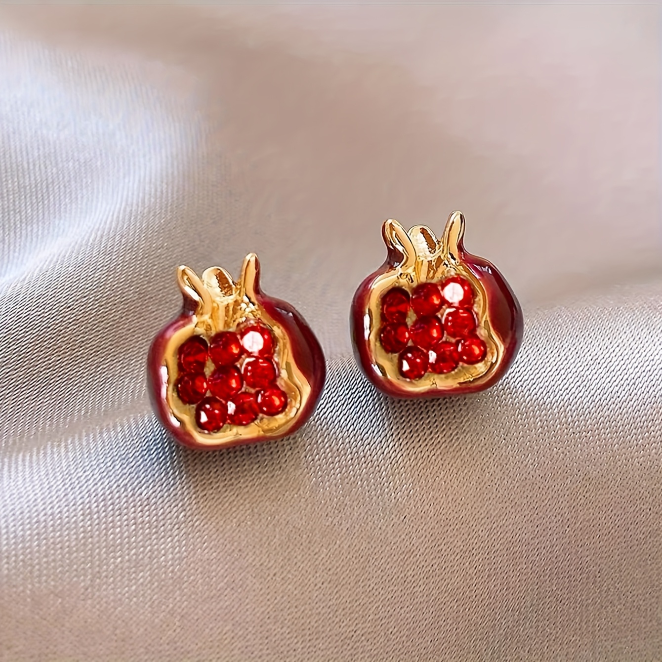 TEMU A Pair Of Uniquely Designed Artificial Glass Inlaid Mini Earrings Featuring A , Simple, And Elegant Vintage Pomegranate Motif, Women's Casual