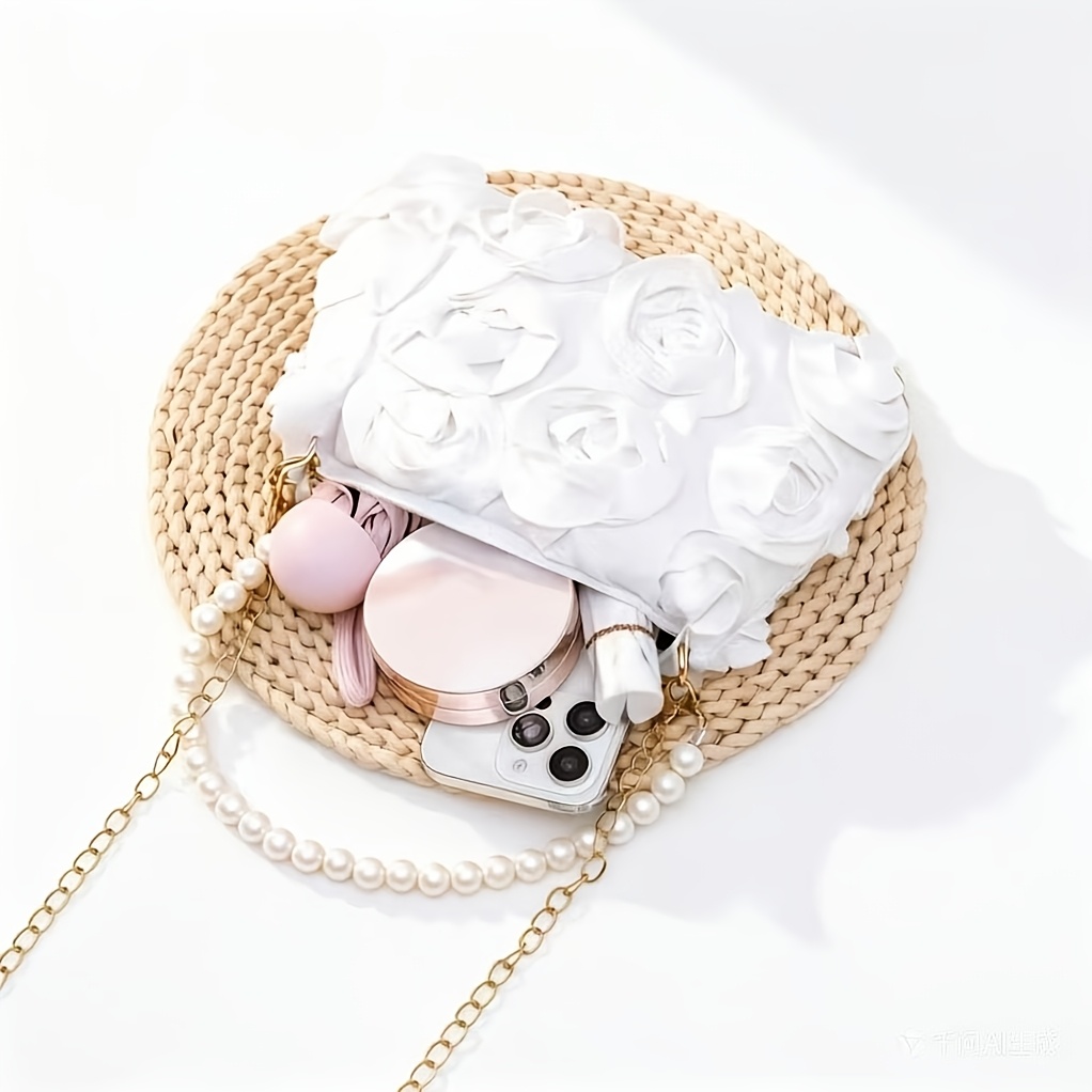 [Women's Evening Handbag] A Stylish New Women's Evening Handbag Featuring an Elegant Rose Flower Design. It Comes with a Metal Chain That Allows for Shoulder Or Hand Carrying, Making It Versatile for Shopping, Casual Outings, And Evening Events