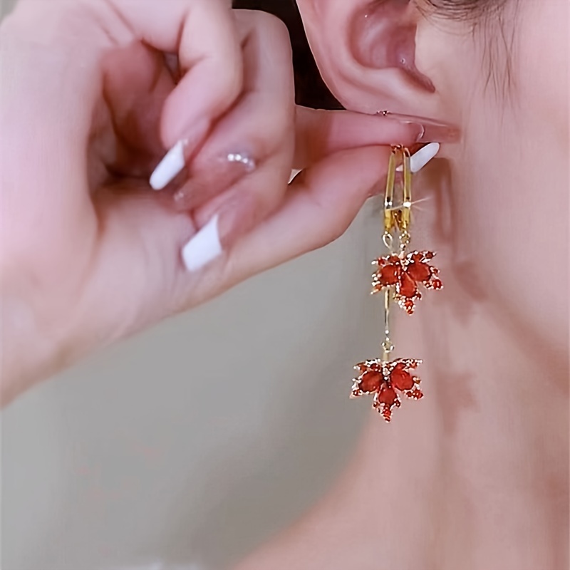 

Elegant Maple Leaf Drop Earrings For Women – Lightweight Jewelry, Alloy Material, Ideal For Daily Wear