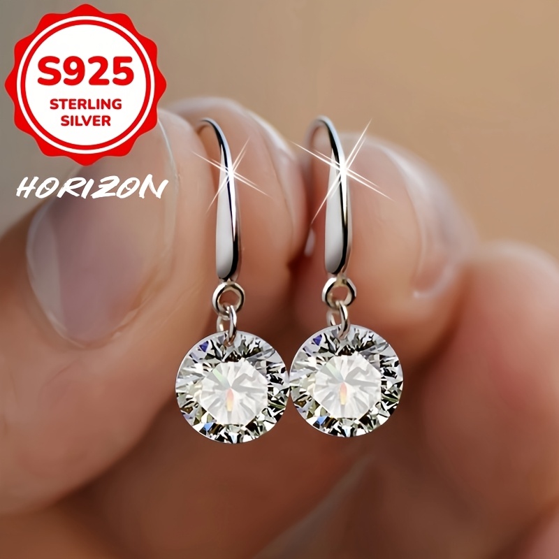 E-shop Ein Paar Damenmode Ohrringe S925 Silber Design Glänzende Synthetische Zirkonia Ohrringe Hypoallergen Geeignet für Weihnachtsgeschenke und