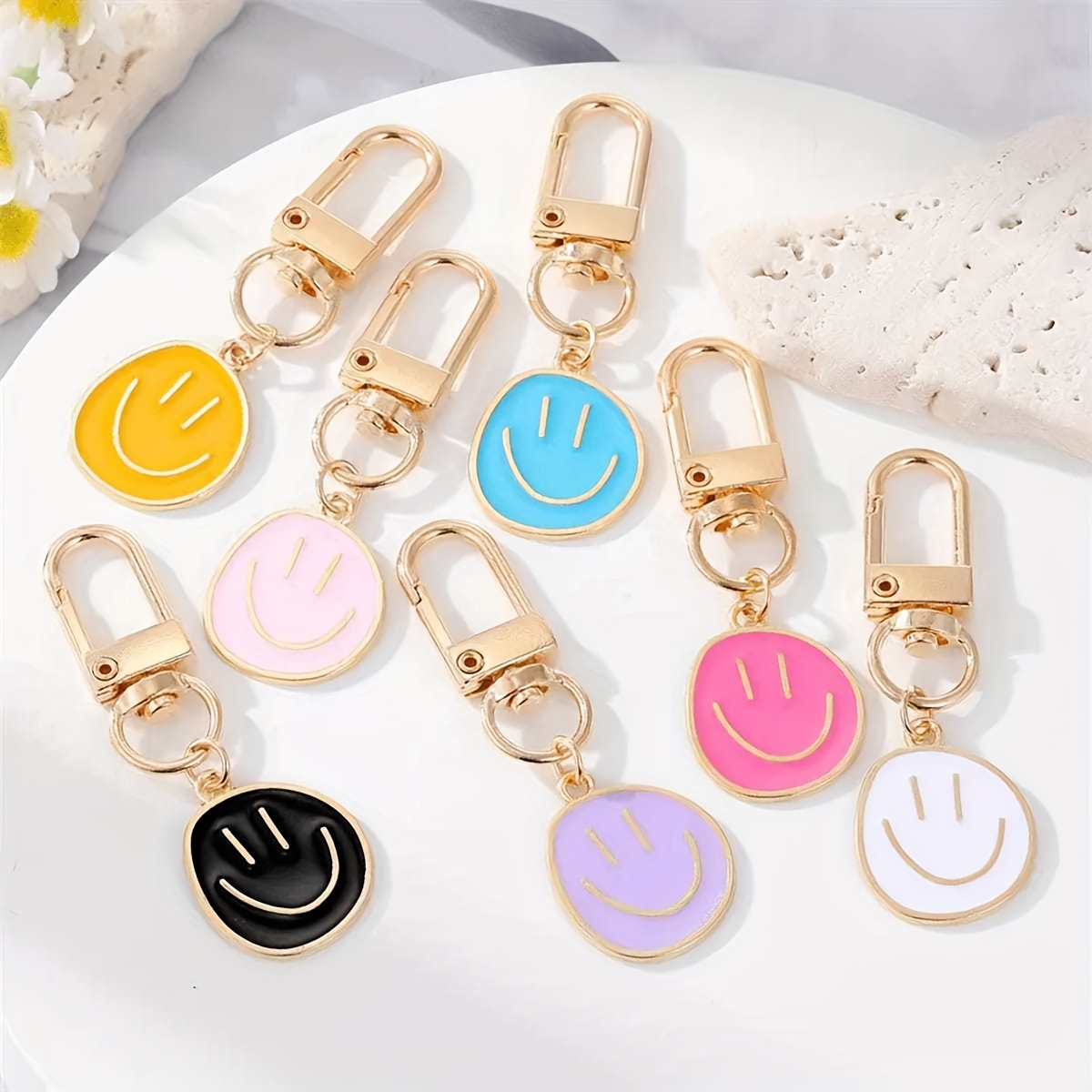 

7pcs Cute Smile Face Keychain Candy Color Alloy Key Chain Ring Bag Backpack Charm Earbud Case Accessories Women Daily Uses Gift