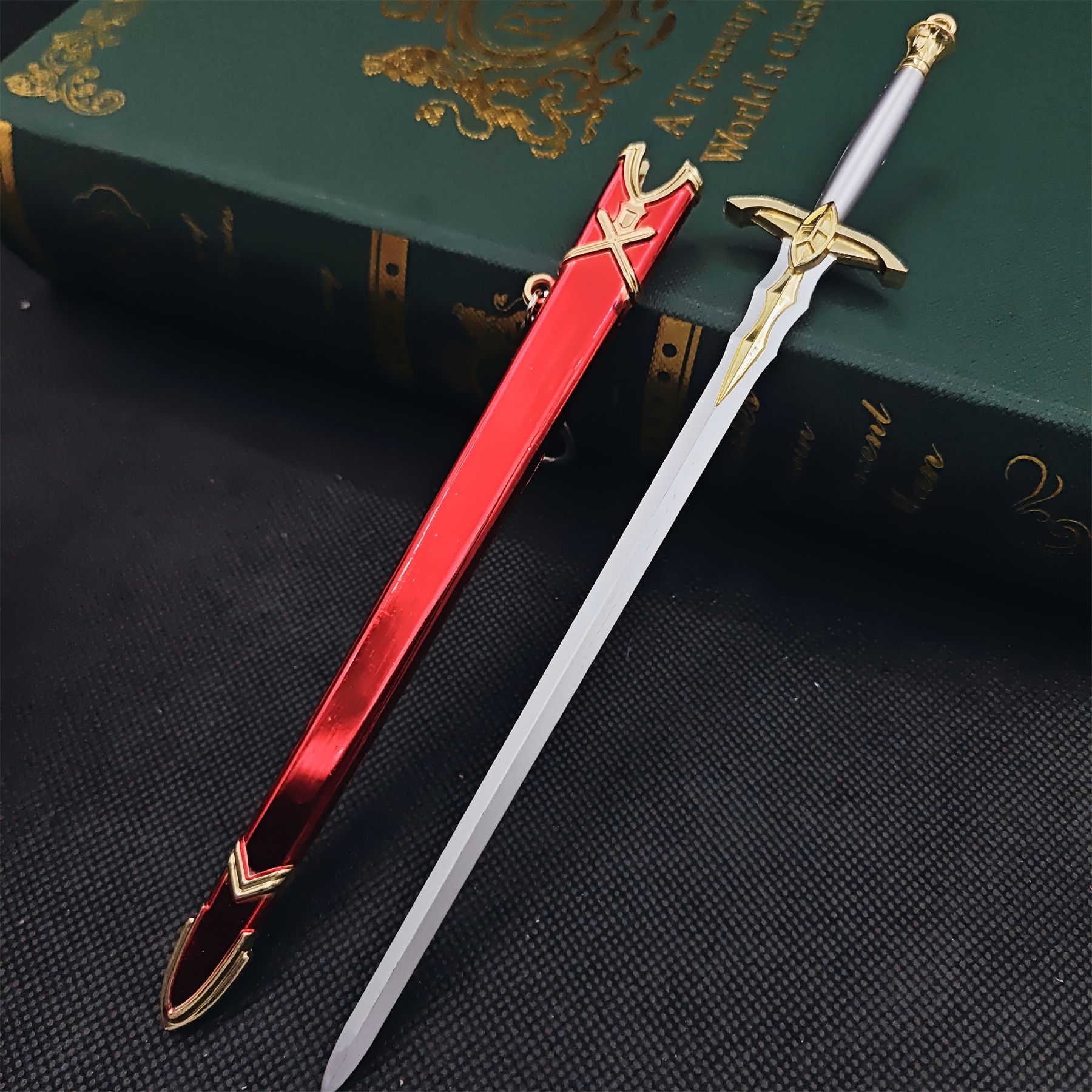 

Anime-inspired Mini Metal Sword Keychain - Alloy Collectible Weapon Model, Unopened Blade Pendant For Bags & Desk Decor, Perfect Gift For Anime Fans, Birthday, Dragon Year, Christmas