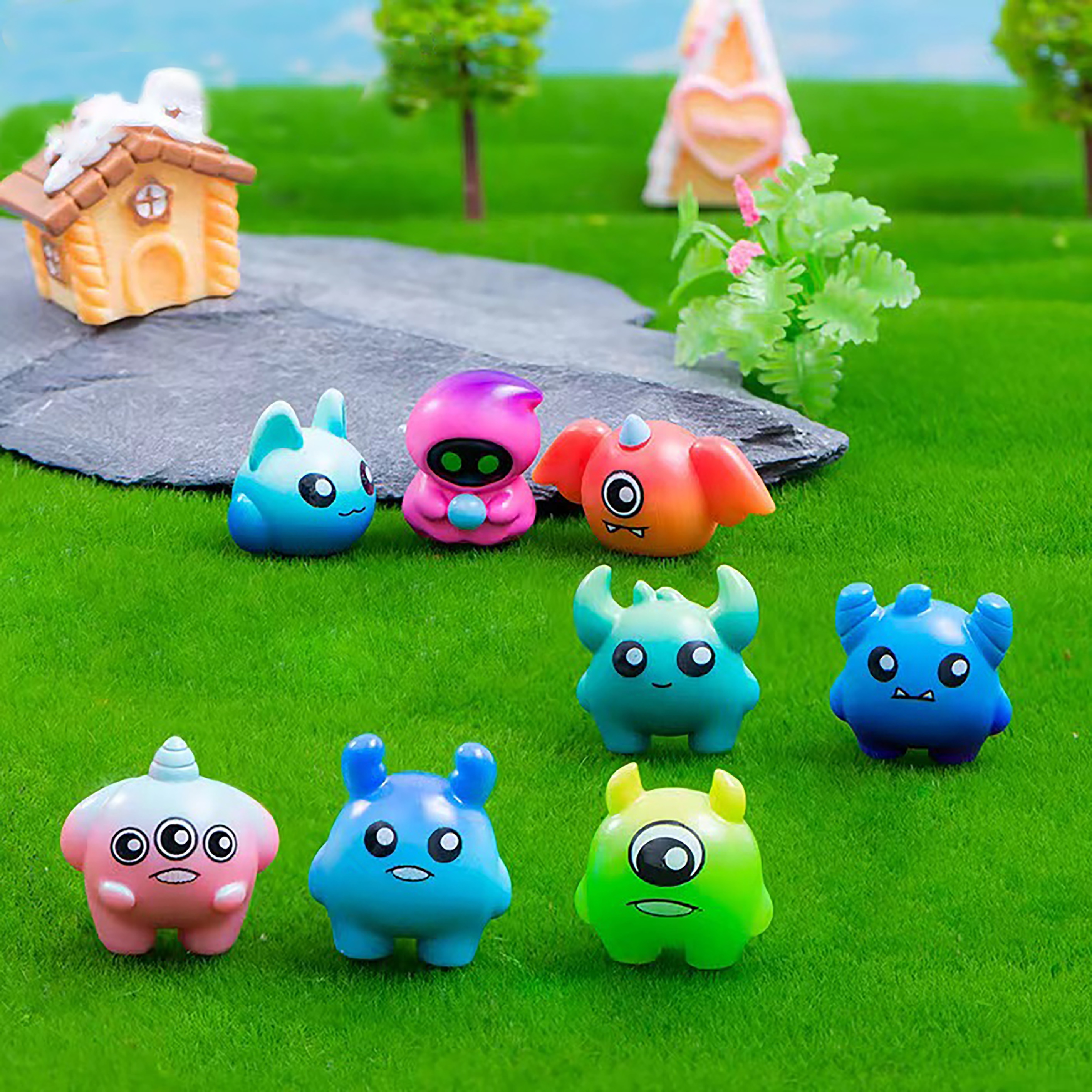 

8-piece Set Of Adorable Resin Monster Figurines - Perfect For Halloween & Graduation Decor, Whimsical Outdoor Ornaments