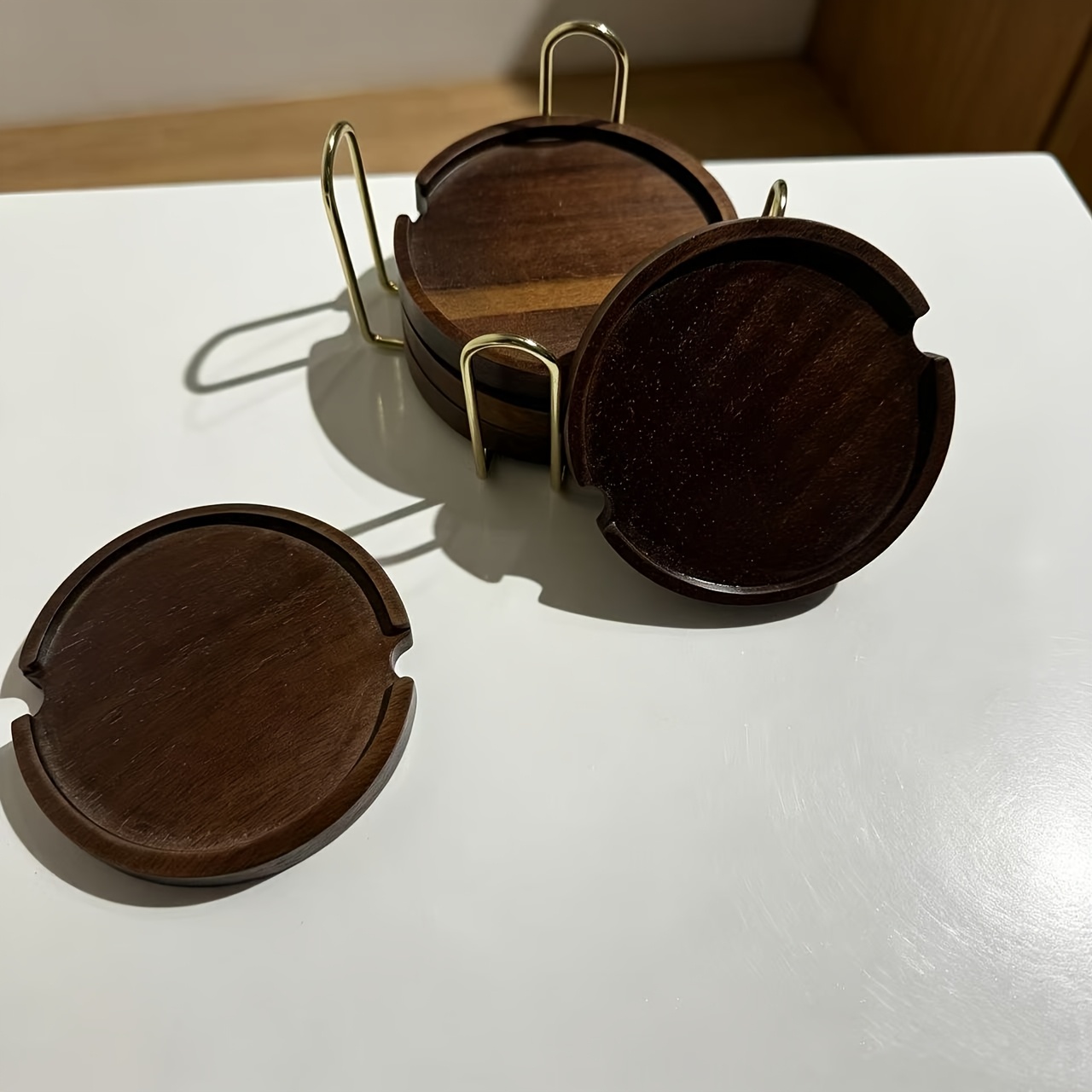 TEMU Sous-verres en bois , 5 pièces, antidérapante et isolante de la chaleur, inclut un support de rangement en métal, protège les surfaces de table,