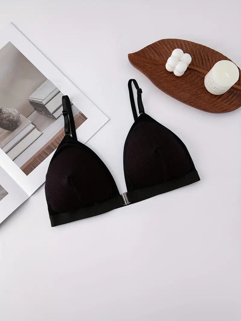 4pcs womens wireless bras comfortable everyday with removable pads wire free soft breathable fabric white light green suitable for teens and adults seamless material lightweight comfortable casual wear Product details 2