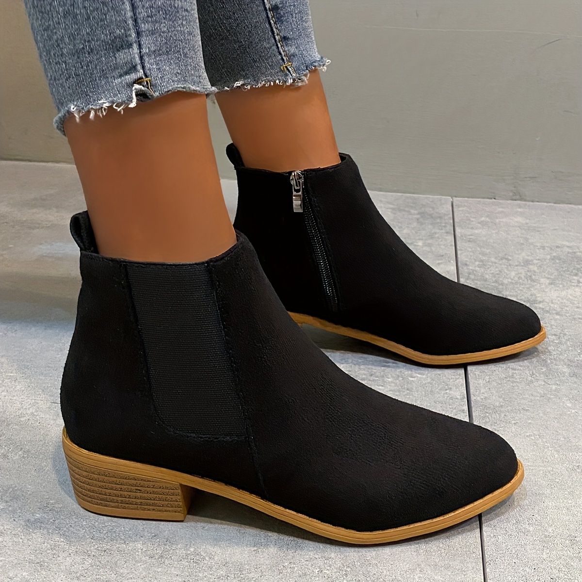 

Women's Western Cowboy Chelsea Boot, Side Zipper Slip On Versatile Boots, Point Toe Comfort Block Heels