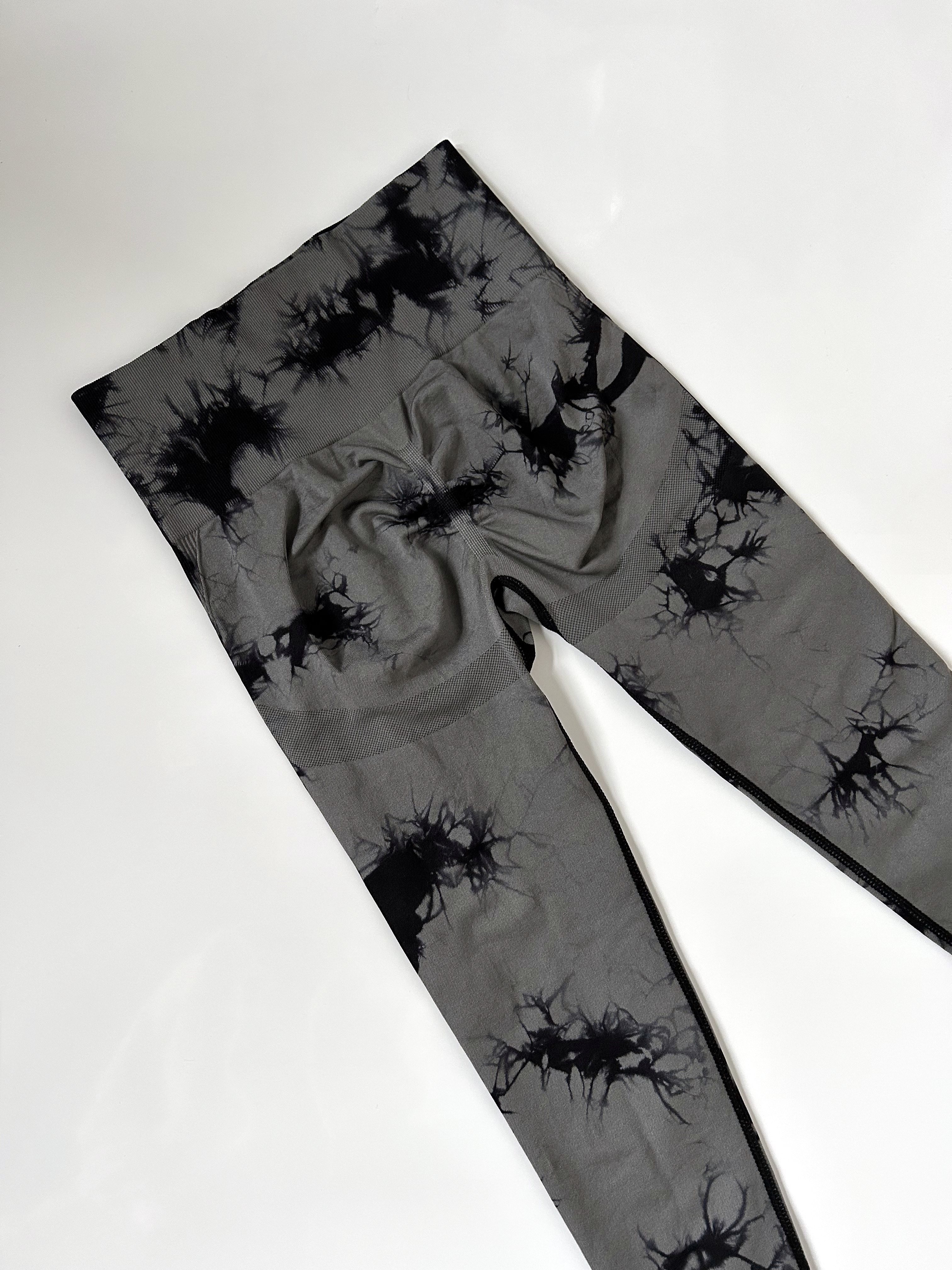 LEGGINGS With an Abstract Diamond Pattern Batik, Tie-dye Black-gray-white -   Hong Kong