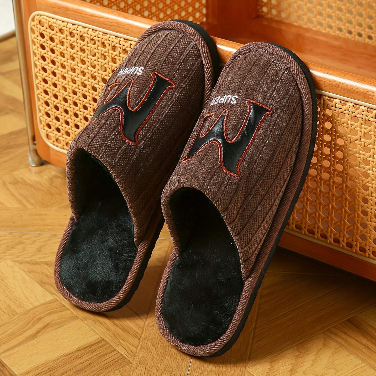 Men'S Comfortable Memory Foam Slippers with Adjustable Width, Warm EVA Sole, And Plush Lining - Black, Brown, Gray Options - Ideal for Indoor And Outdoor Use, Indoor Slippers. Suitable for Both Men And Women.