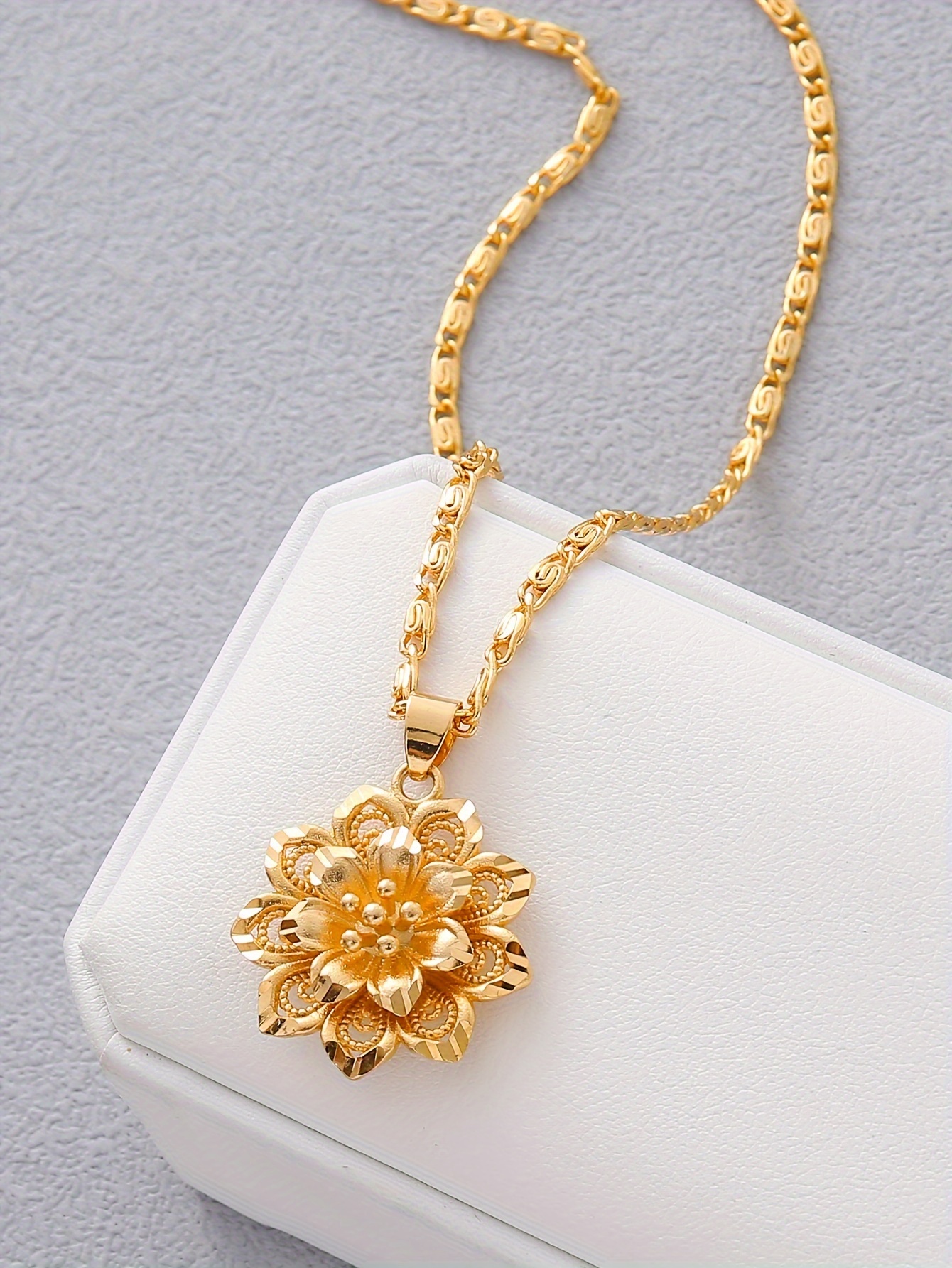 vintage elegant floral pendant necklace for women 24k golden plated copper ideal for   wedding jewelry details 2