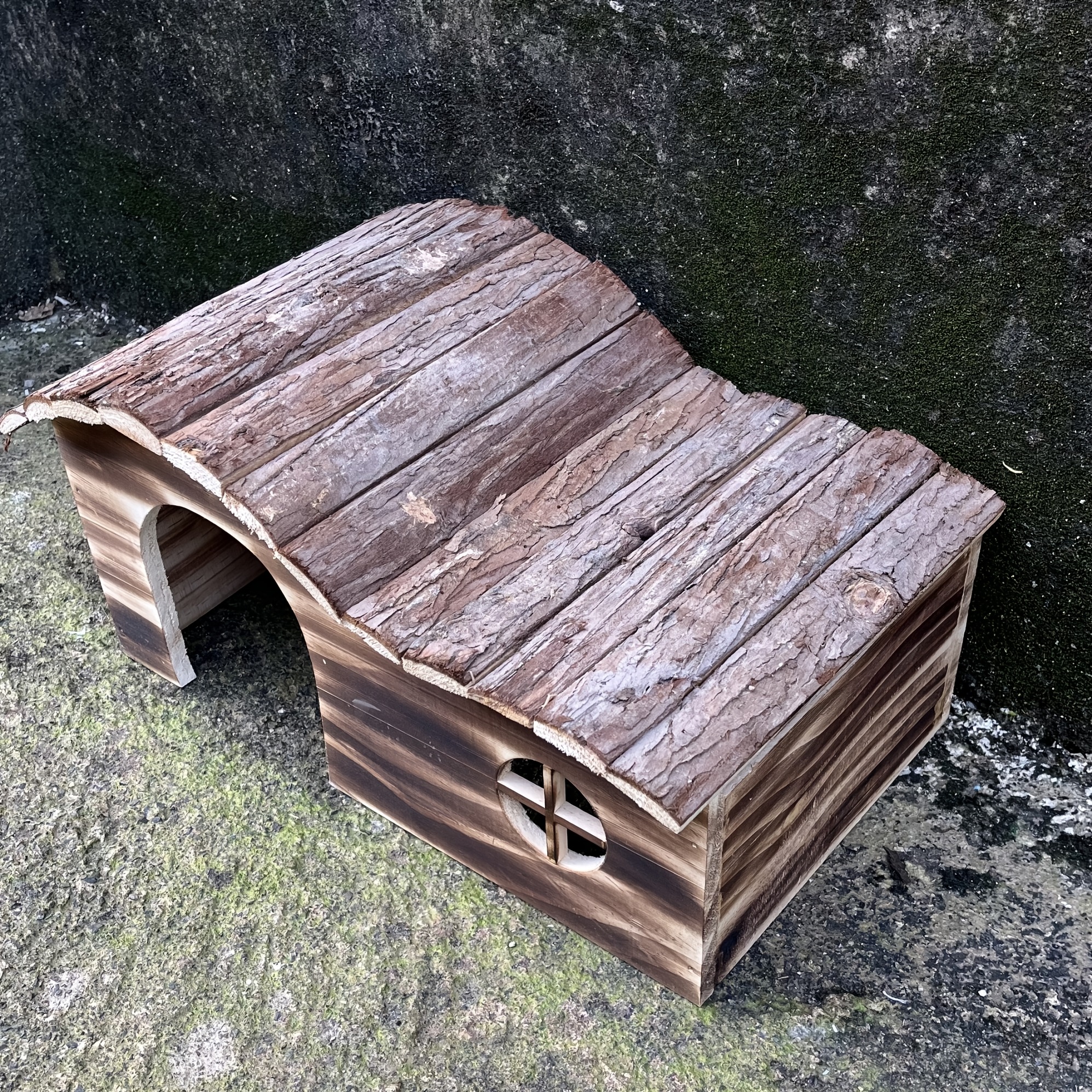 Rustic Cedar Wood Small Animal House