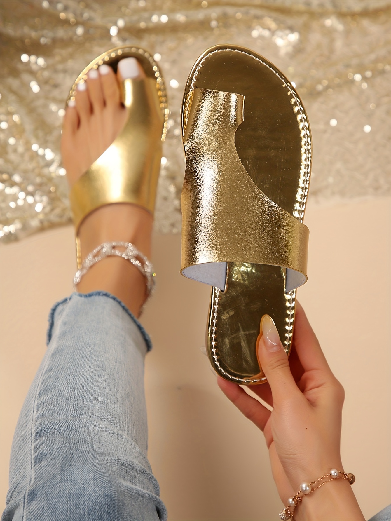 Sandales plates rétro pour femmes, chaussures à enfiler à boucle dorée,  sandales de plage décontractées d'été