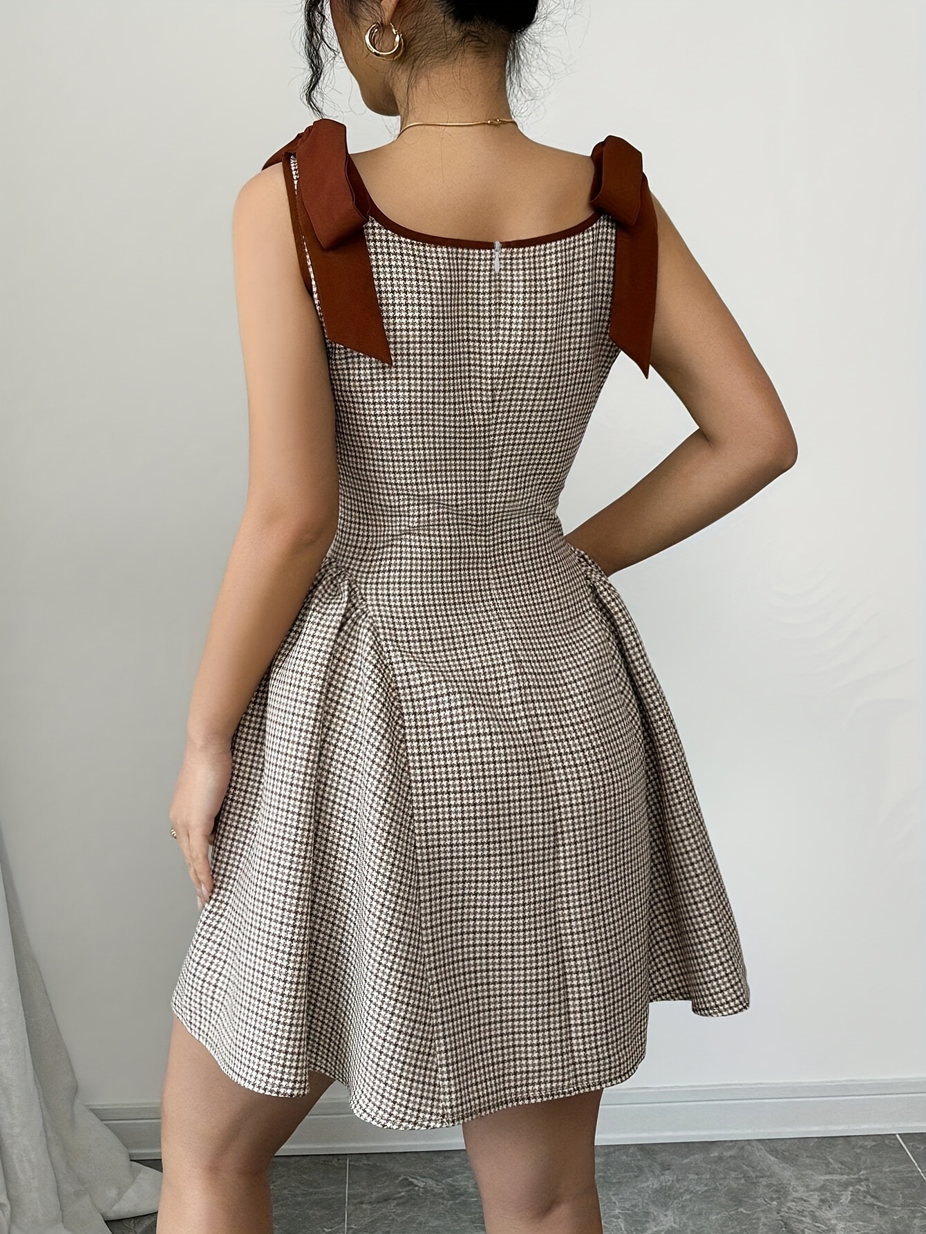 Elegant Women'S Plaid A-Line Dress, Square Neck, Fitted, Lace Up, Woven Polyester, 230g/m², with Cat Ear Design, for Adult, Summer