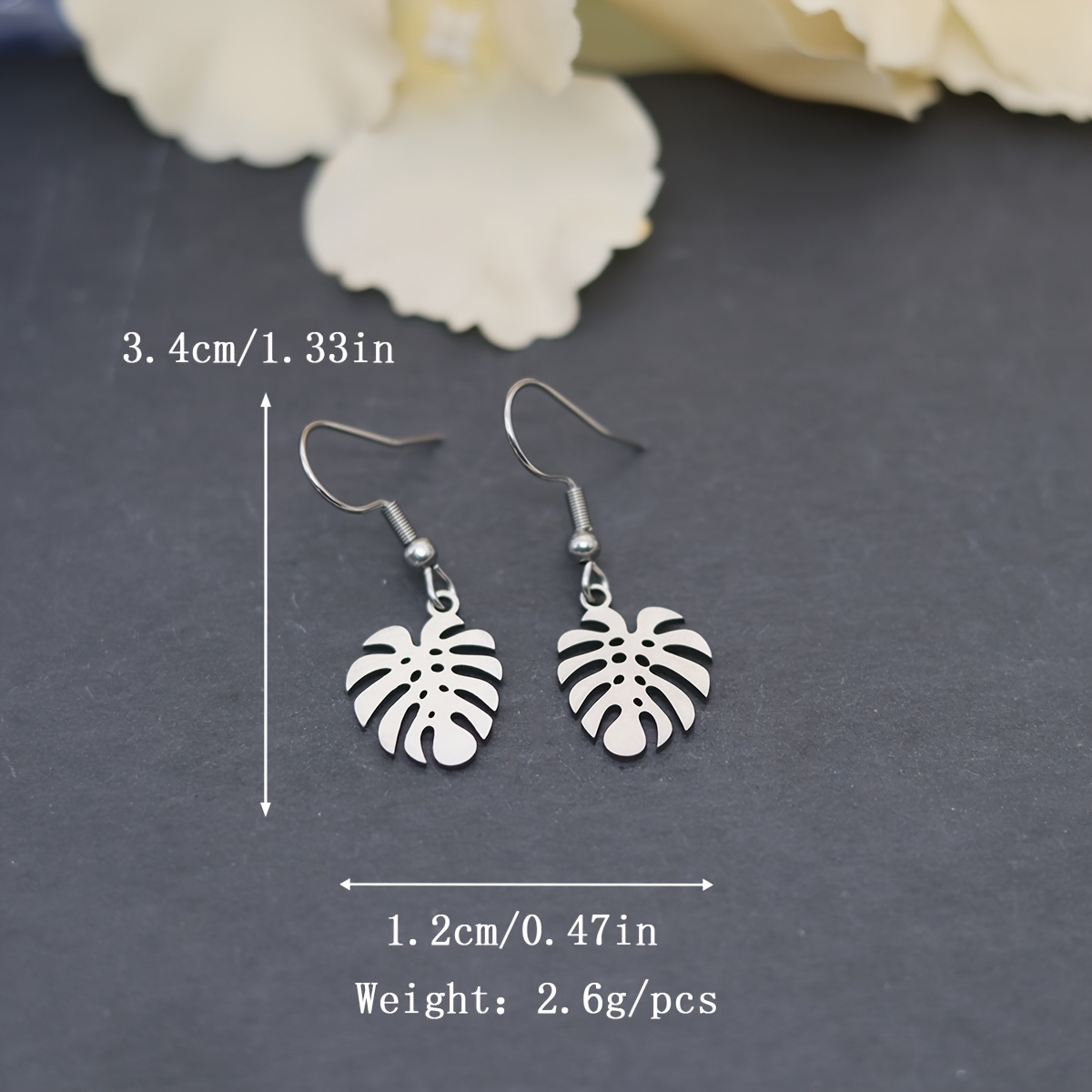 Women's Minimalist Leaf-Shaped Drop Earrings, Versatile Gift