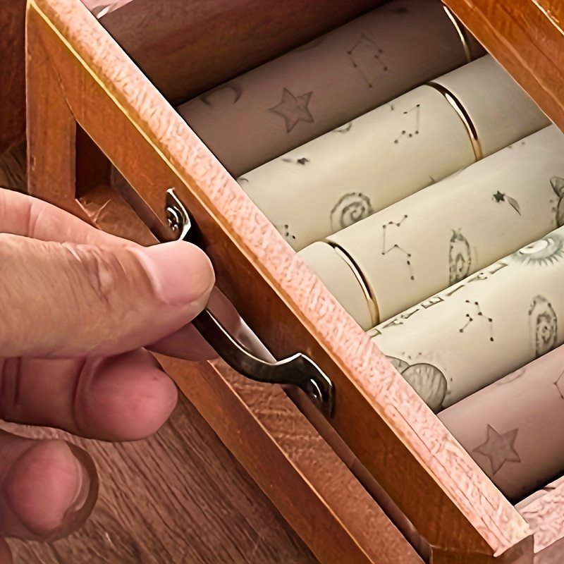 Organizer Da Scrivania Vintage In Legno – 5 Cassetti Con Porta Etichette – Cassettiera Rustica Per Ufficio, Casa, Artigianato E Gioielli – 24,9 X 24,9 X 17,3 Cm