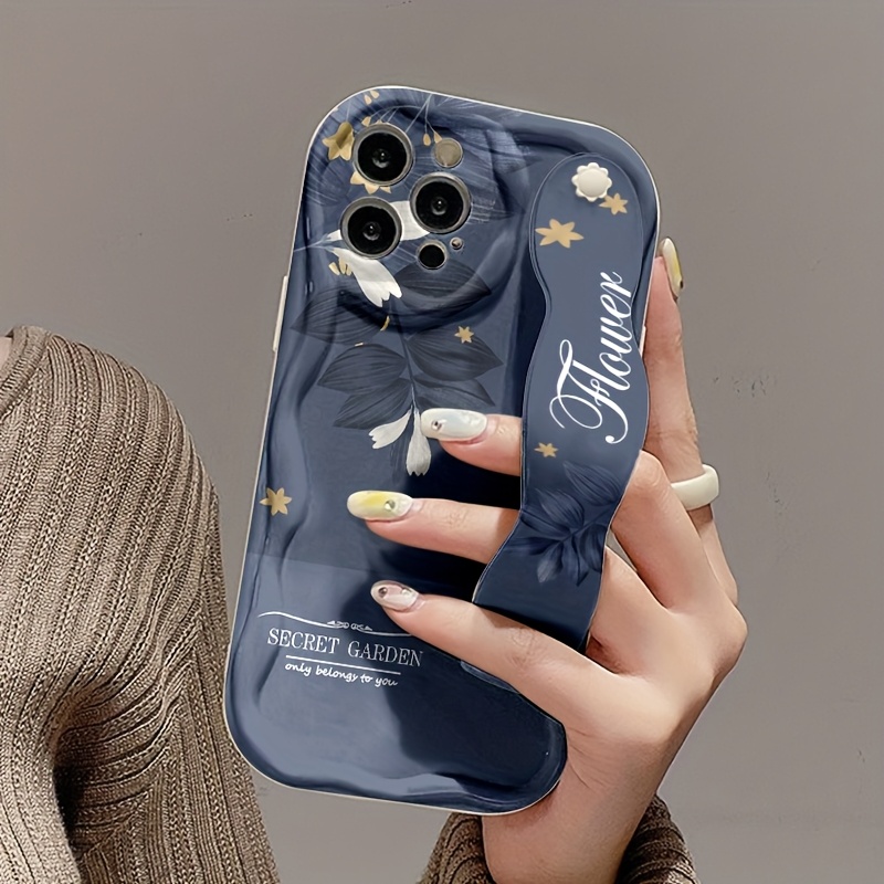 One Cream Strap Dark Blue Flower Print Phone Case for Apple Series 111213141516promax Samsung Series A05/A15/A25/A35/A55/S23/S24Ultra