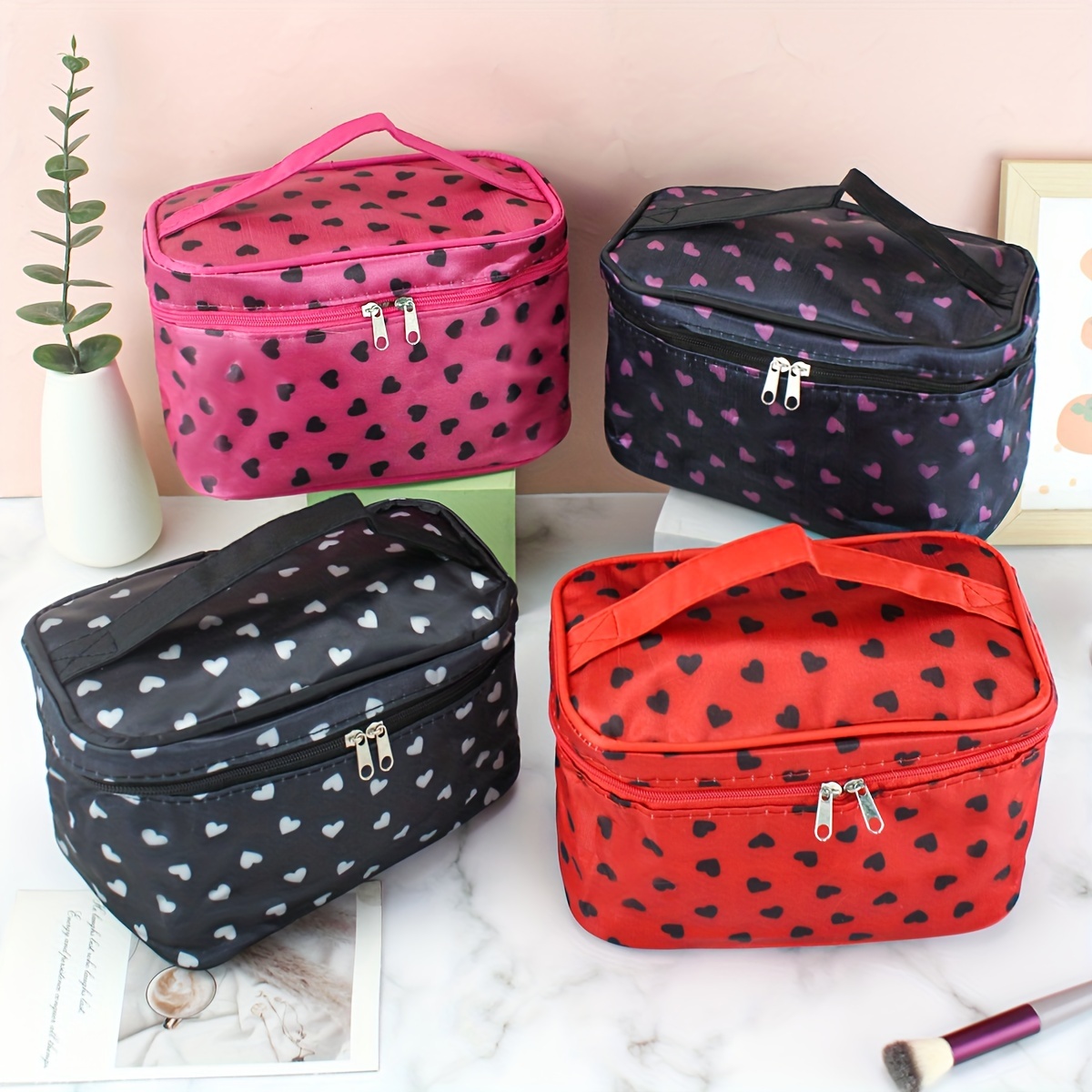 

Chic Heart Pattern Makeup Bag - Spacious Square Cosmetic Organizer, Polyester, Non-waterproof