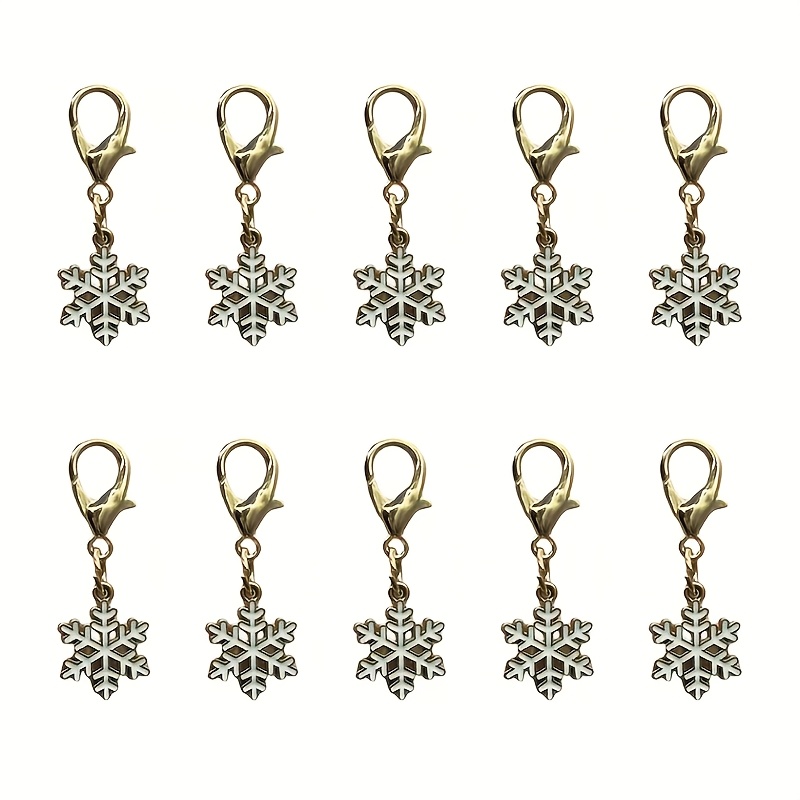 Image of 10pcs Christmas Hollow-out Snowflake Keychain, Keyring Suitable For Party Favors, Keychain For Men And Women