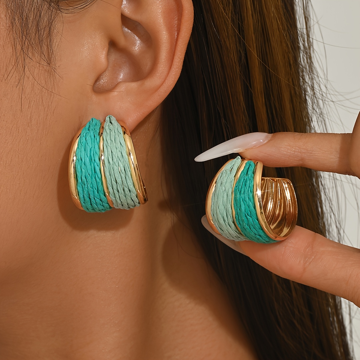 1 Pair OOQ Bohemian Hand-Woven Raffia C-Shaped Hoop Earrings - Suitable for Women's Daily Wear, Weddings, Parties, Beach Vacations, Multicolor Raffia Hoops for Summer, Gift for Mothers, Valentines, Music Festivals